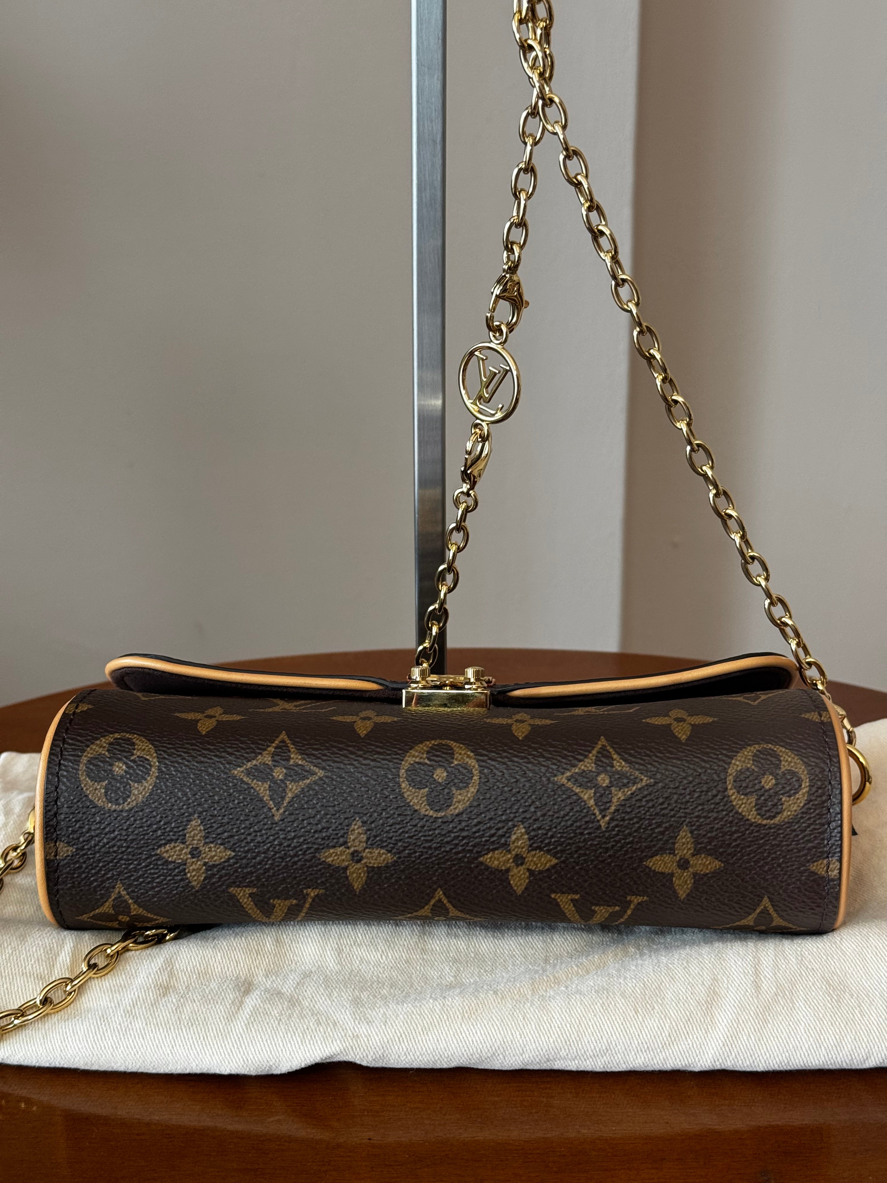 Louis Vuitton Camille