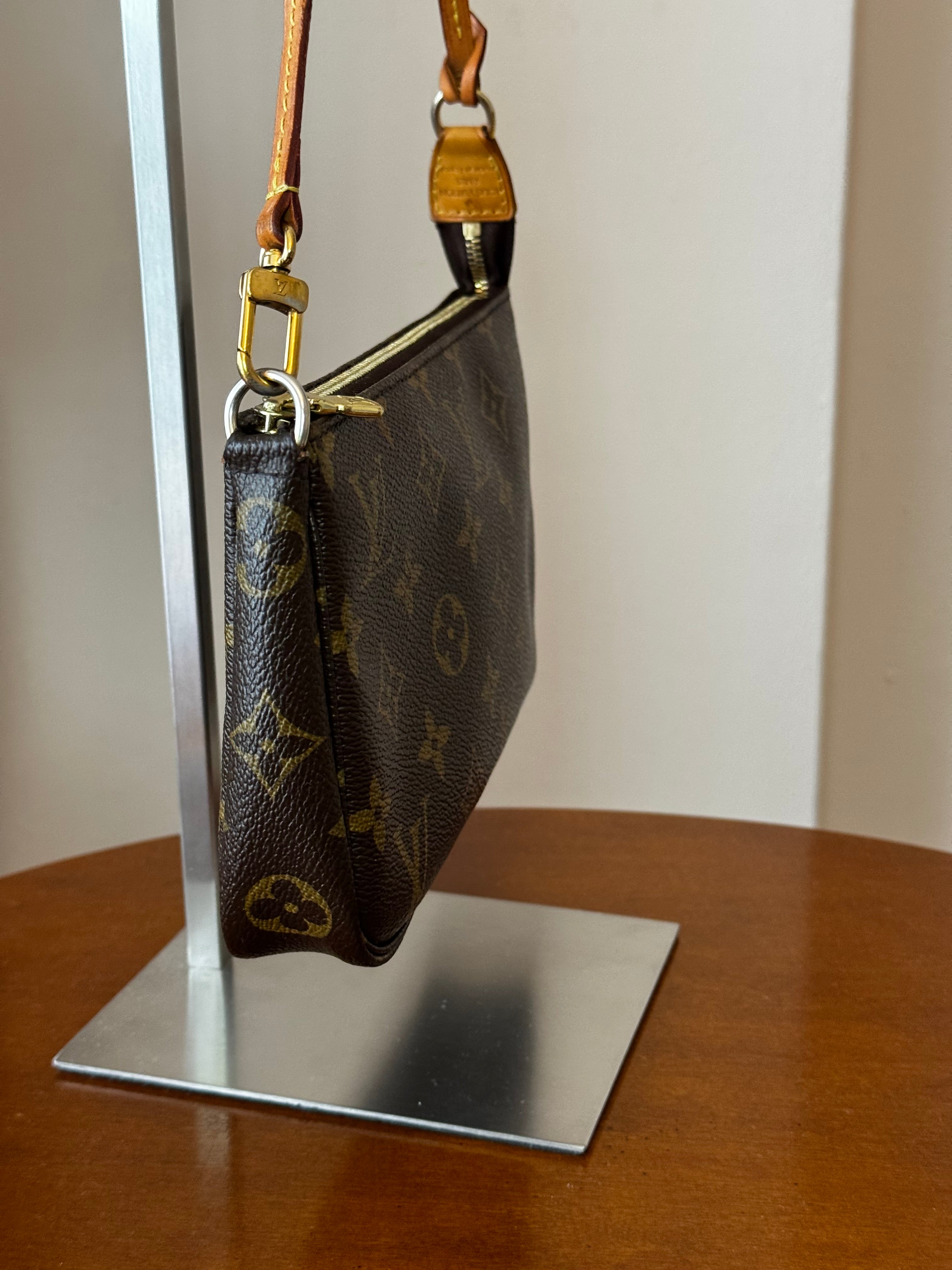 Louis Vuitton Pochette Accessories