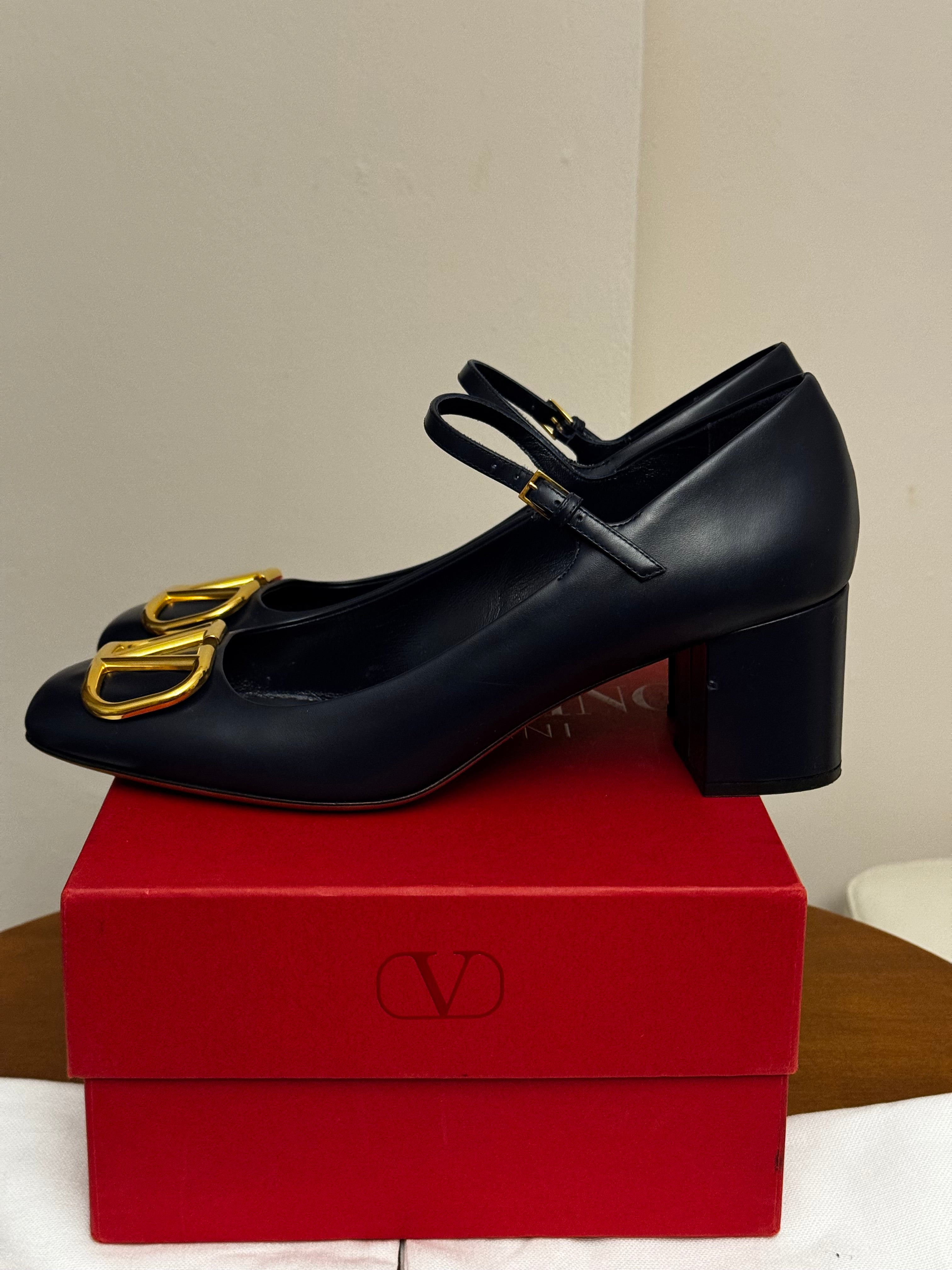 Valentini Garavani Navy VLogo Mary