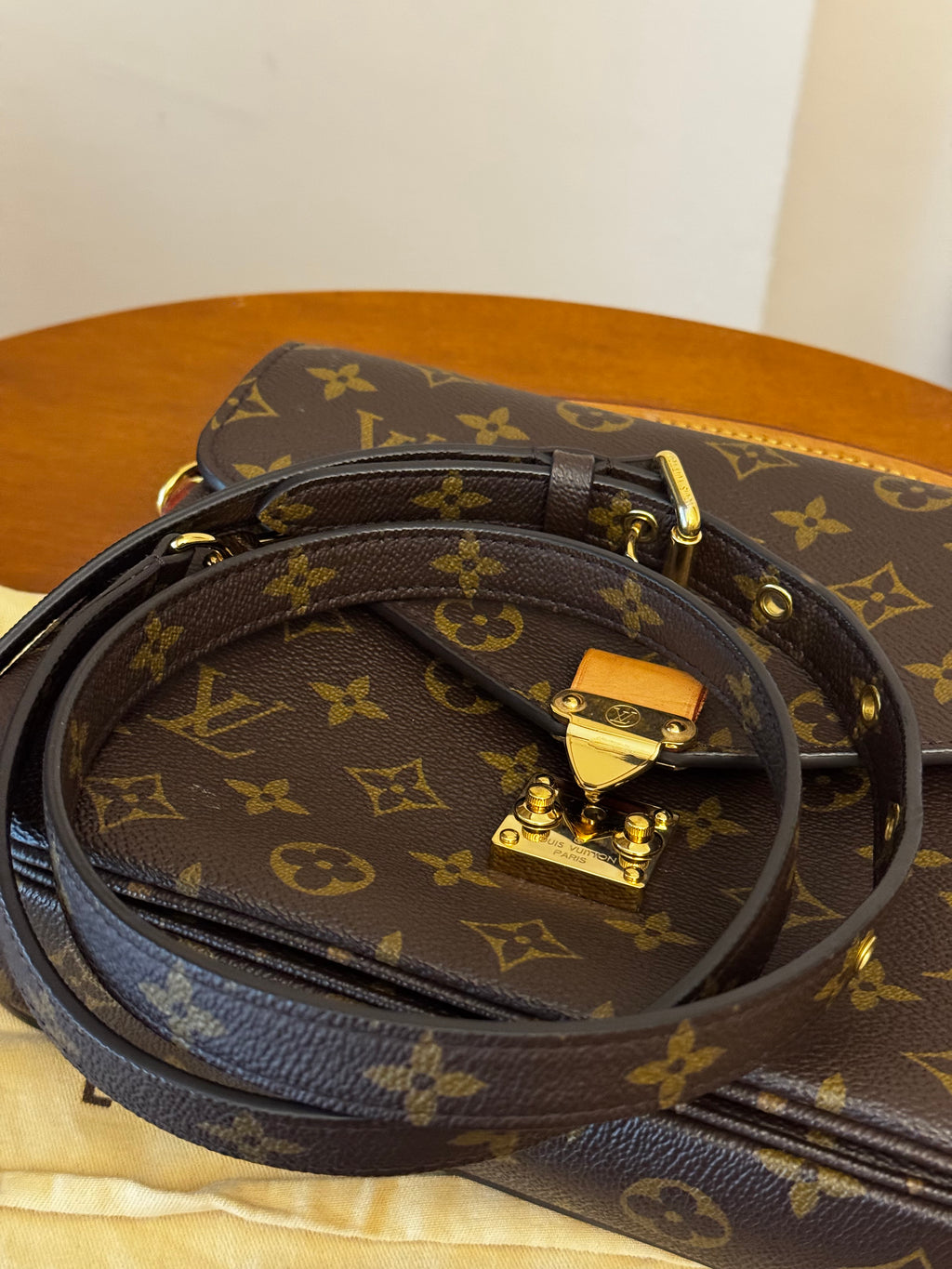 Louis Vuitton Metis