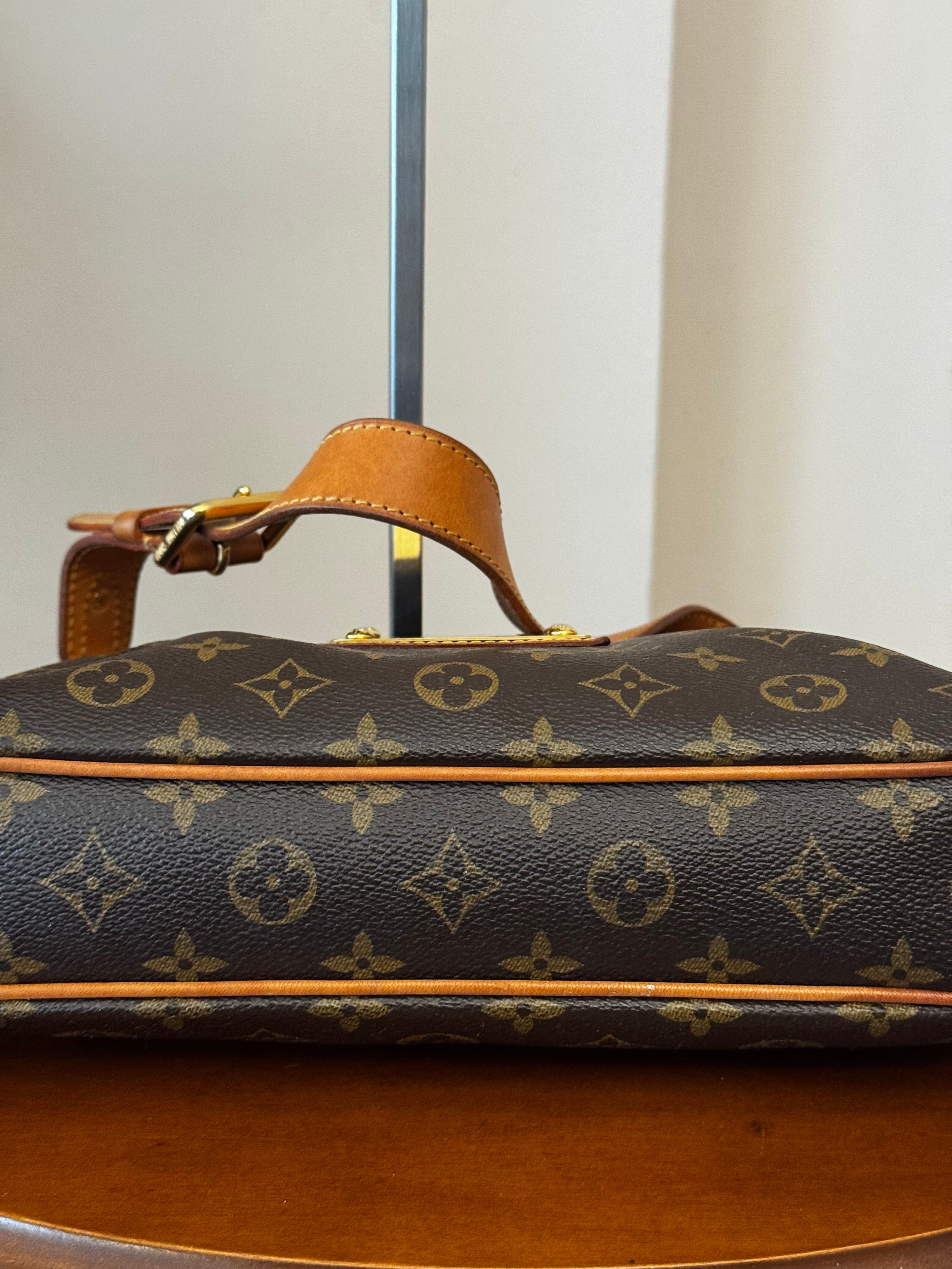 Louis Vuitton Thames PM