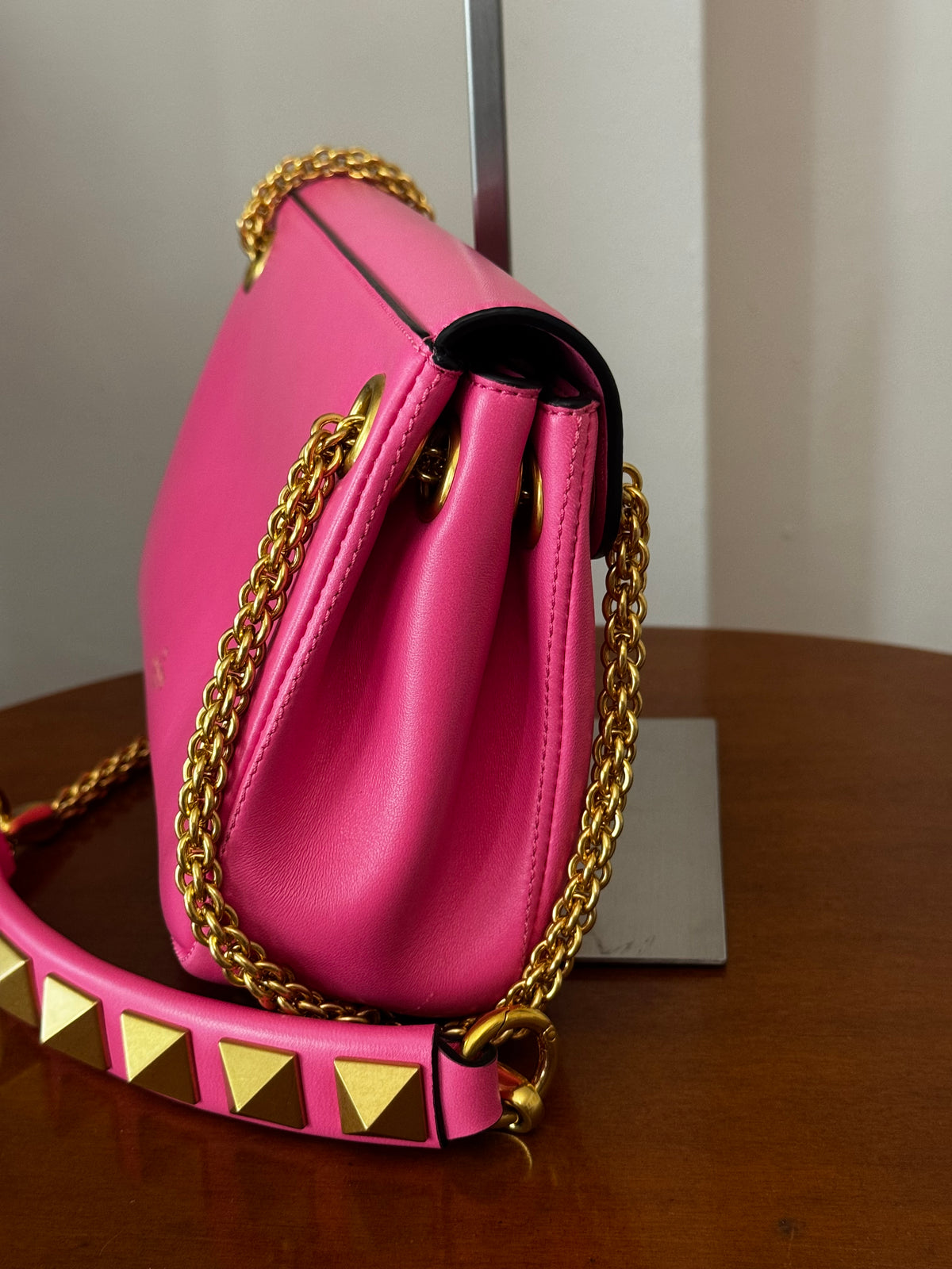 Valentino Garavani Stud Sign