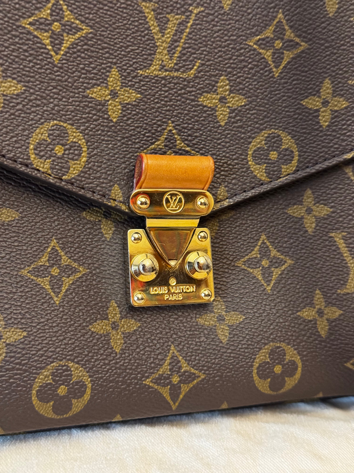 Louis Vuitton Metis