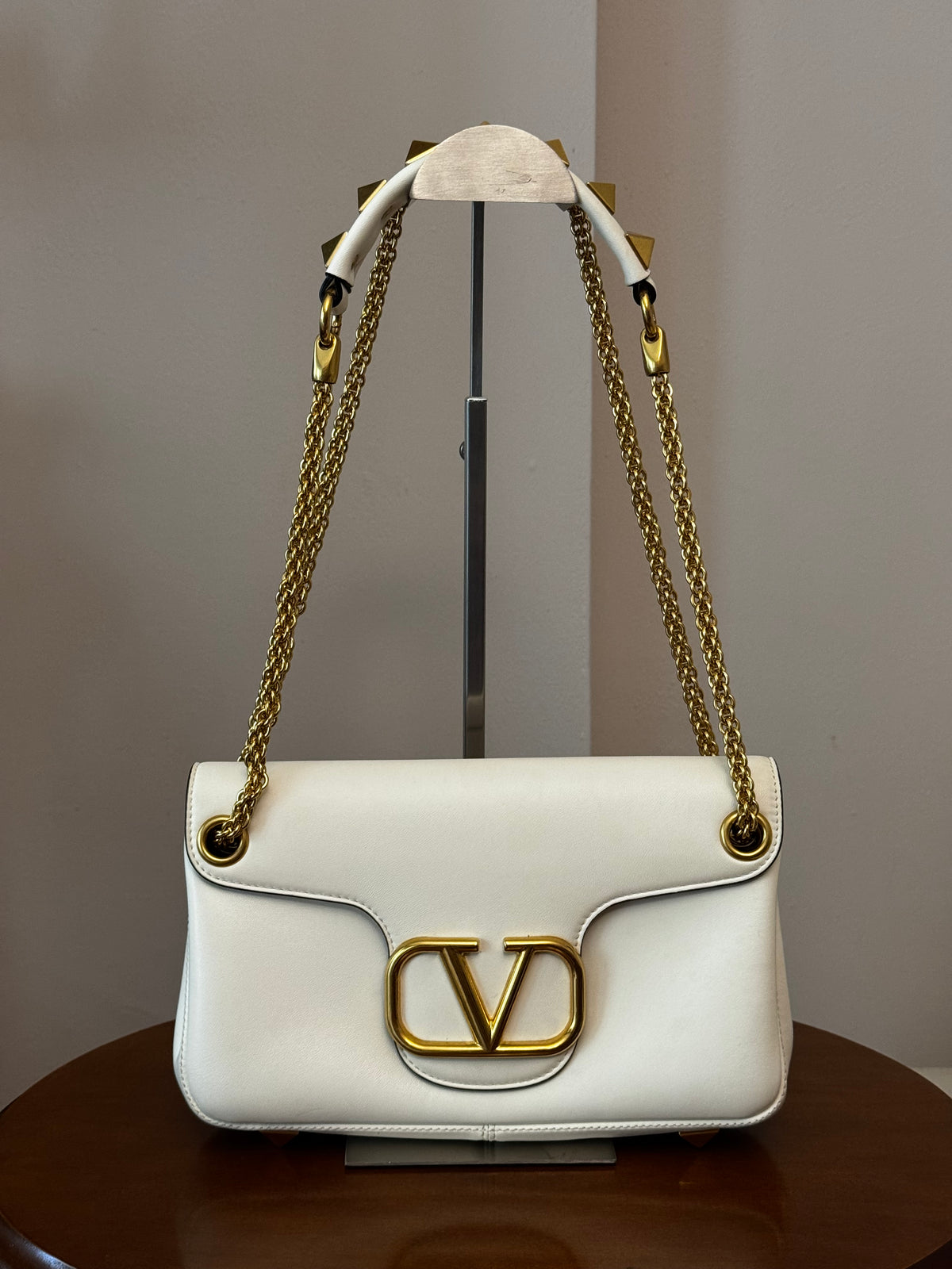Valentino Garavani Stud Sign