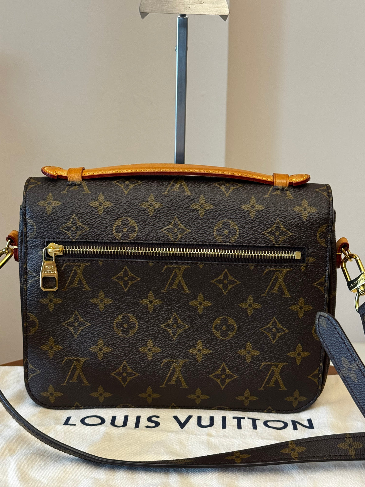 Louis Vuitton Metis