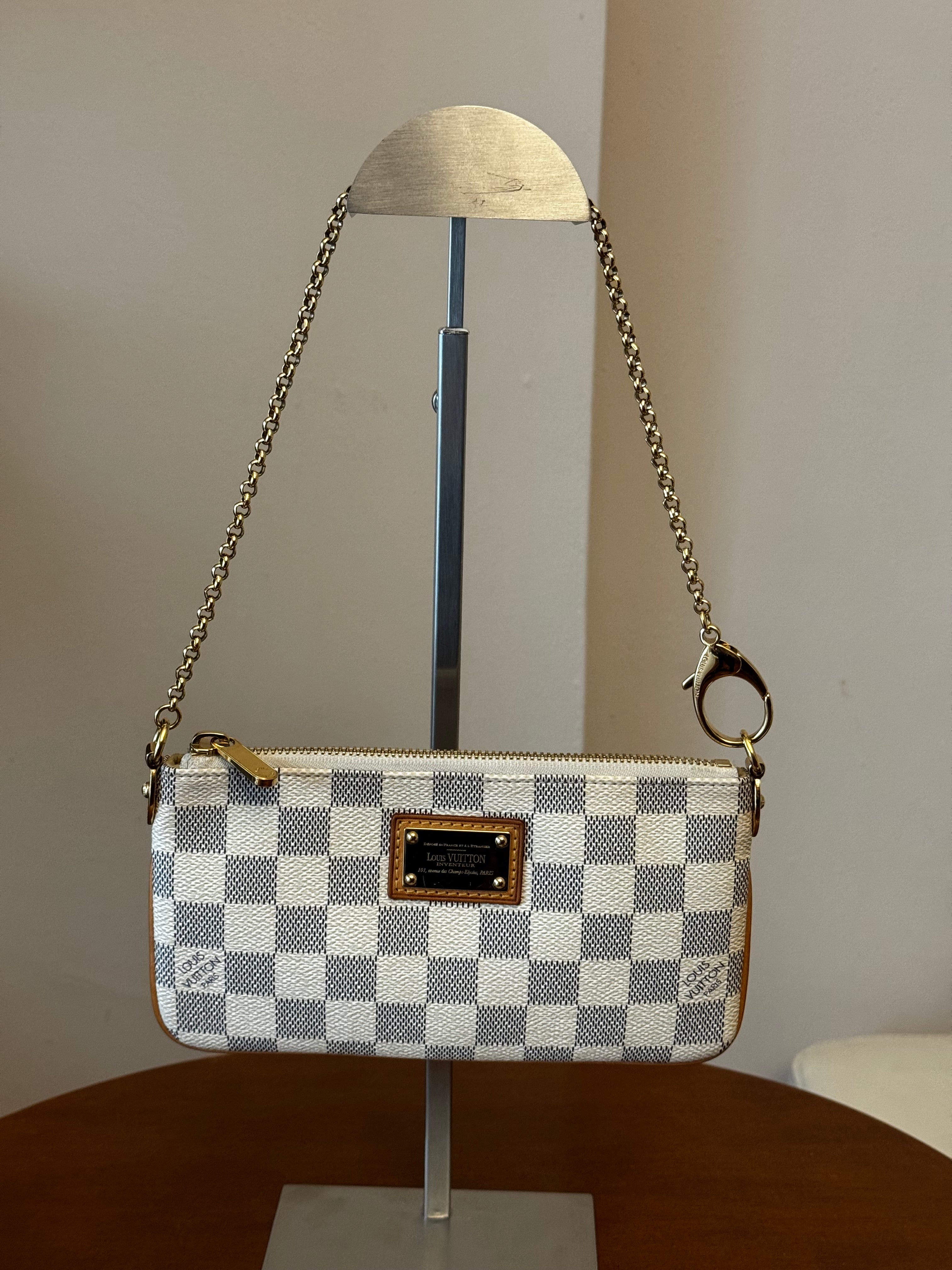 Louis Vuitton Pochette Milla Damier Azur
