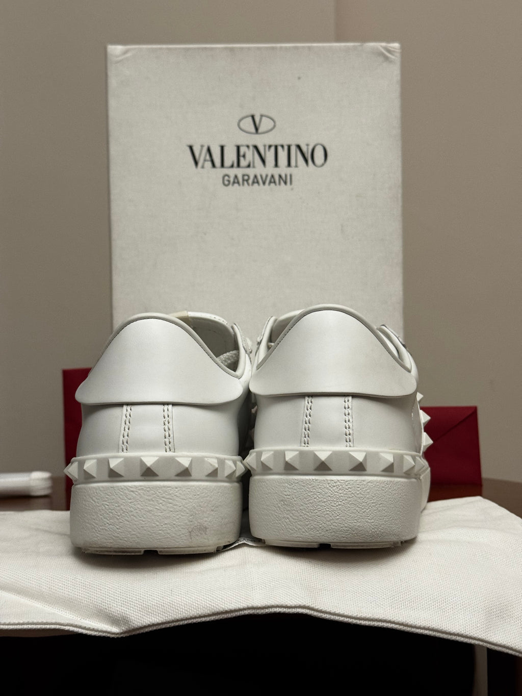 Valentino Garavani Rockstud Untitled