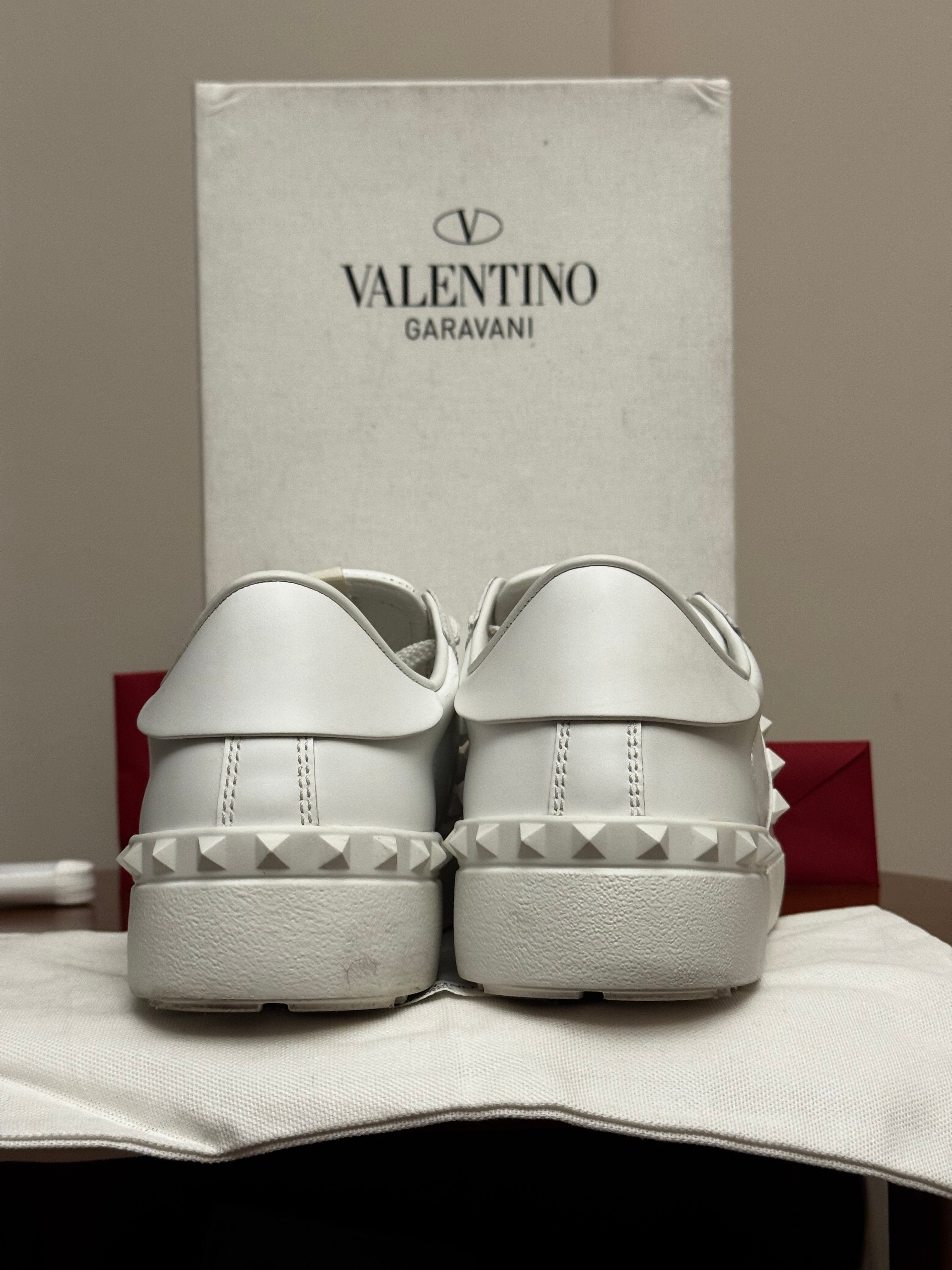 Valentino Garavani Rockstud Untitled