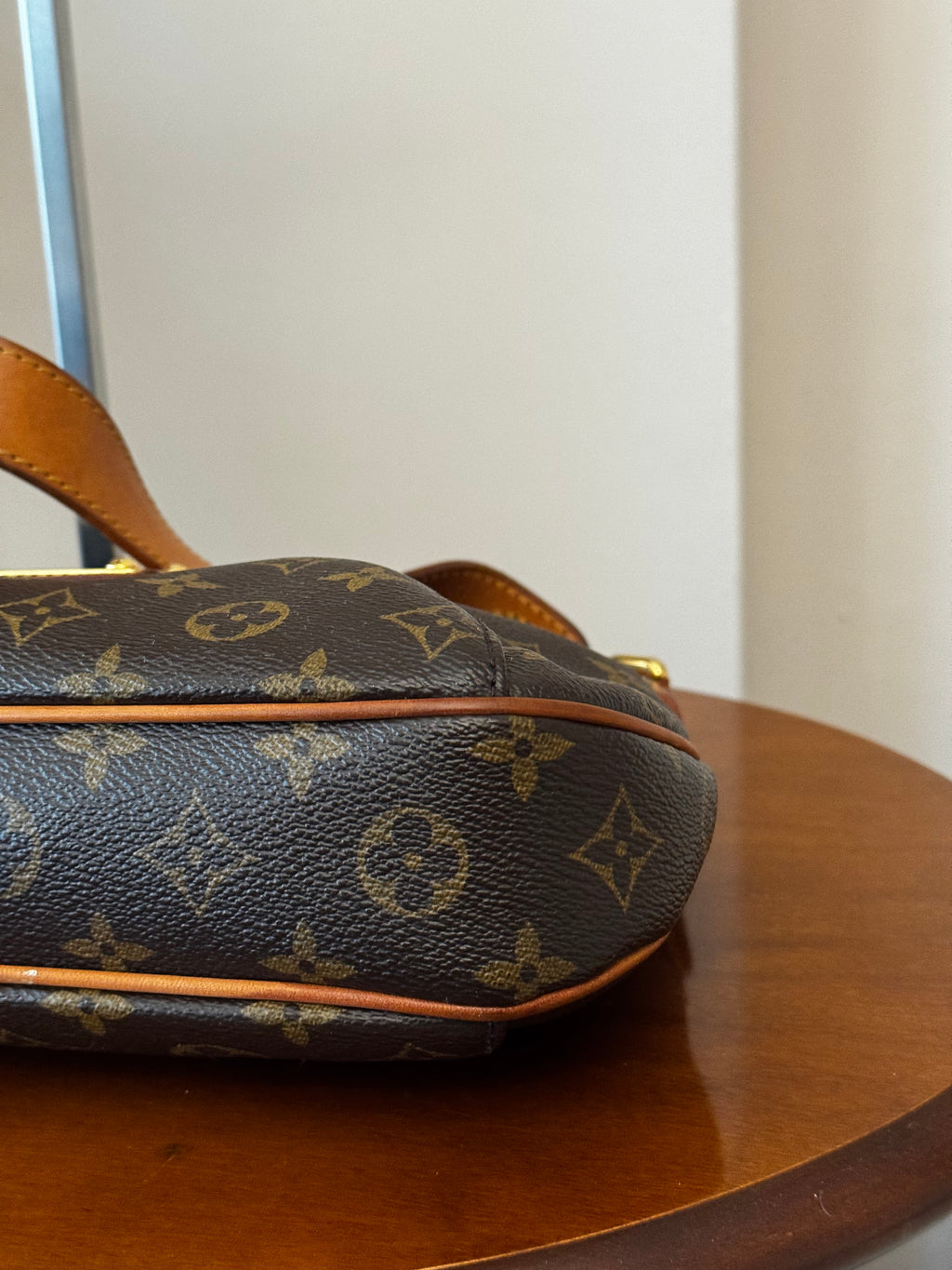 Louis Vuitton Thames PM