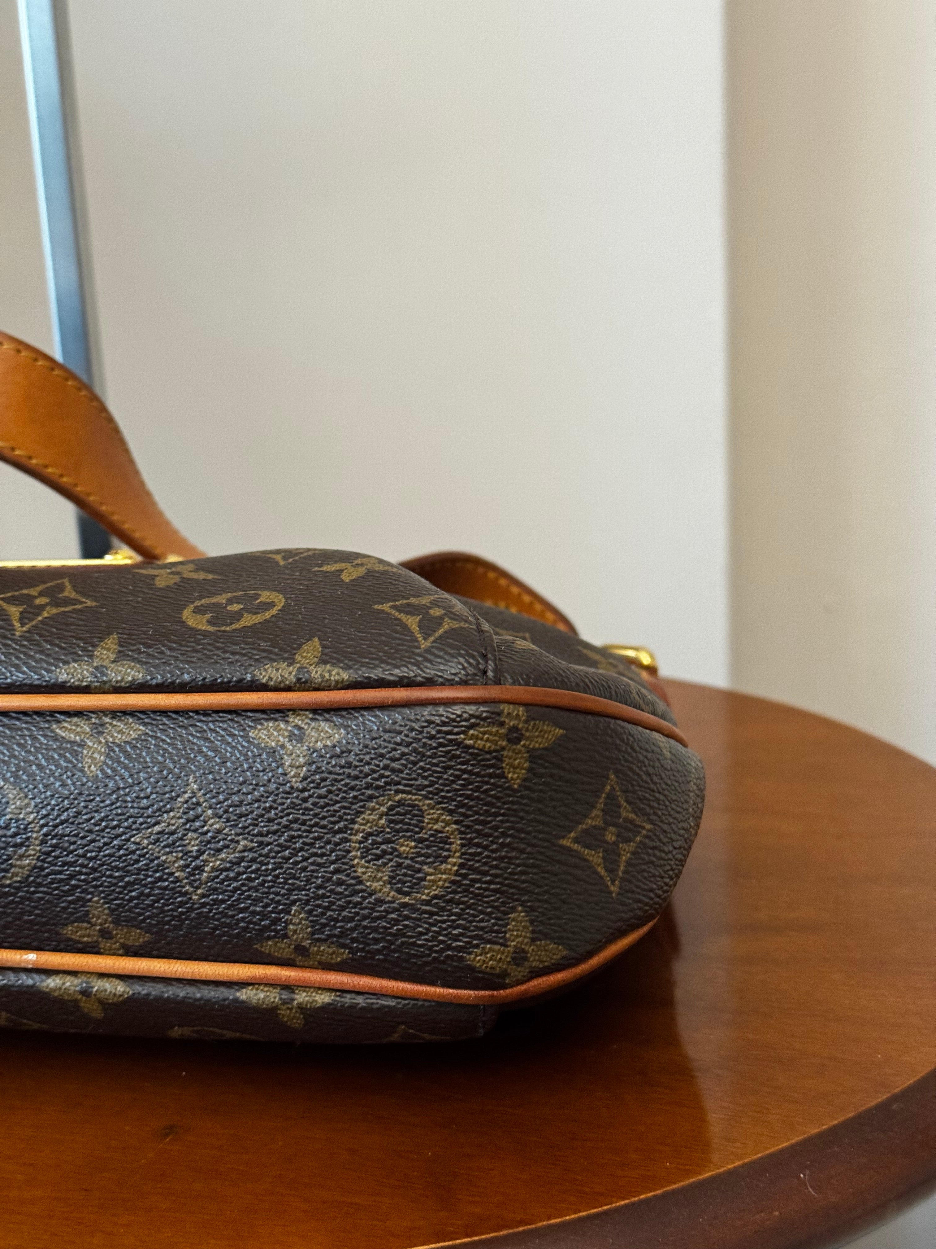 Louis Vuitton Thames PM