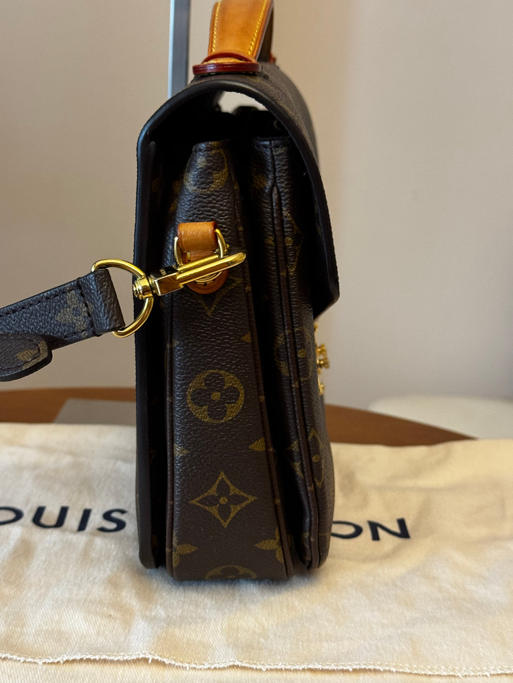 Louis Vuitton Metis