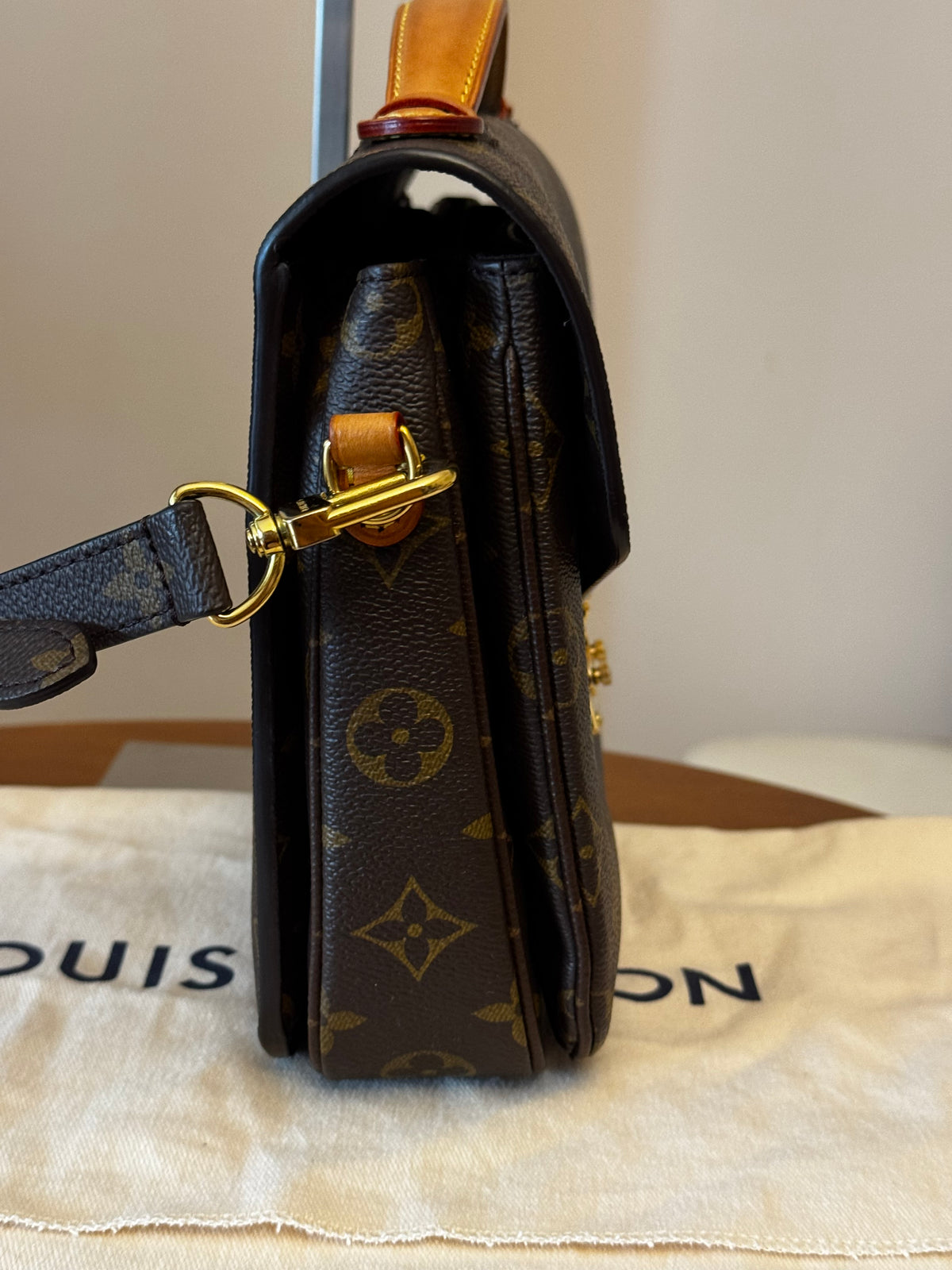Louis Vuitton Metis