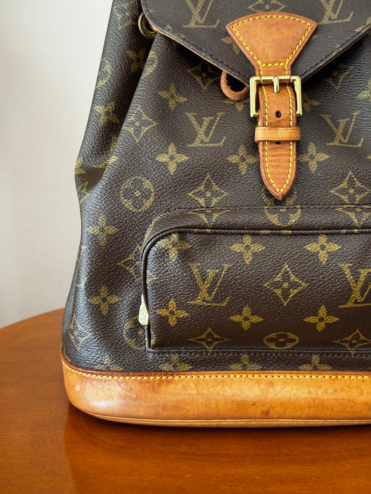 Louis Vuitton Montsouris PM