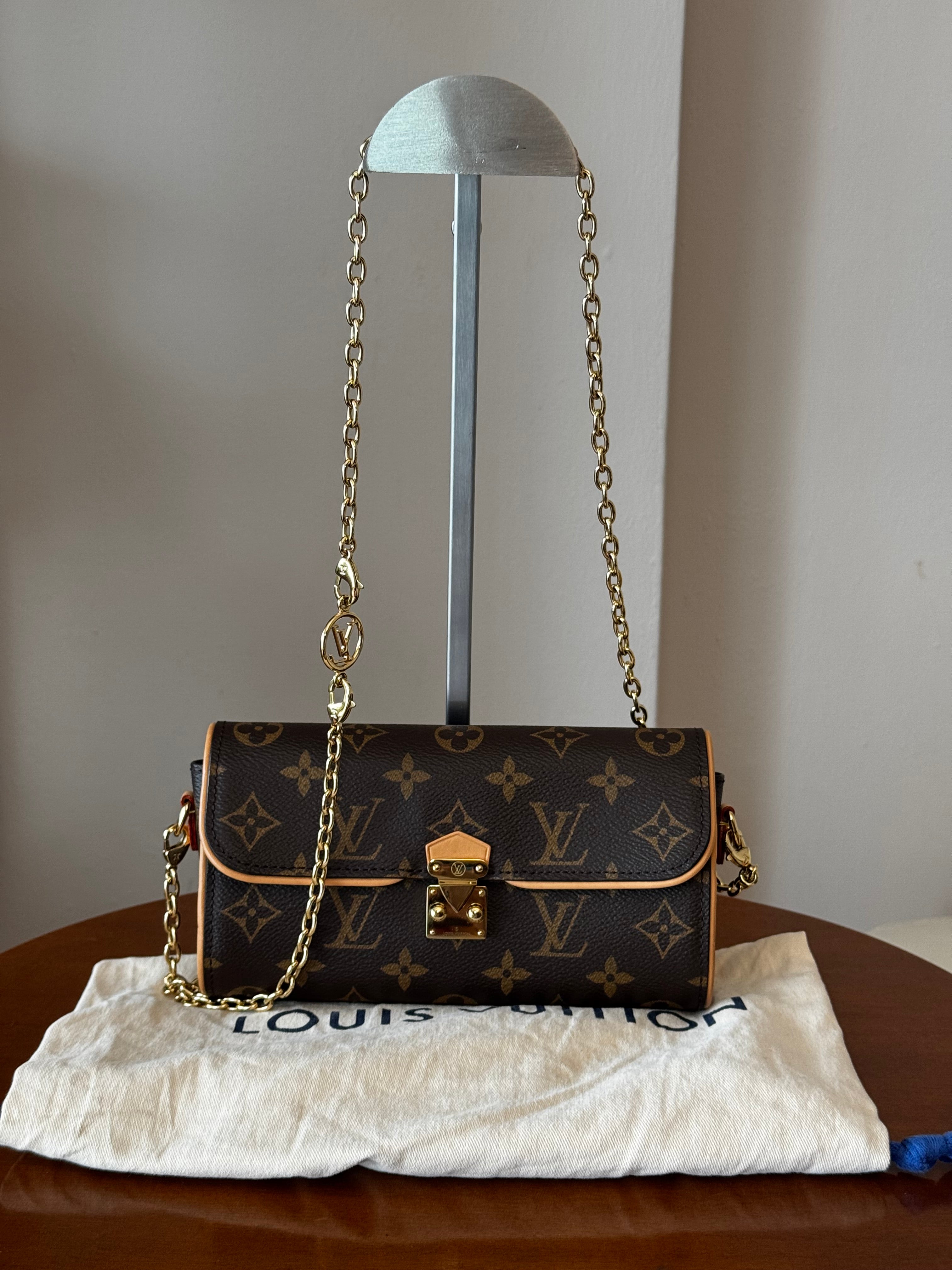 Louis Vuitton Camille