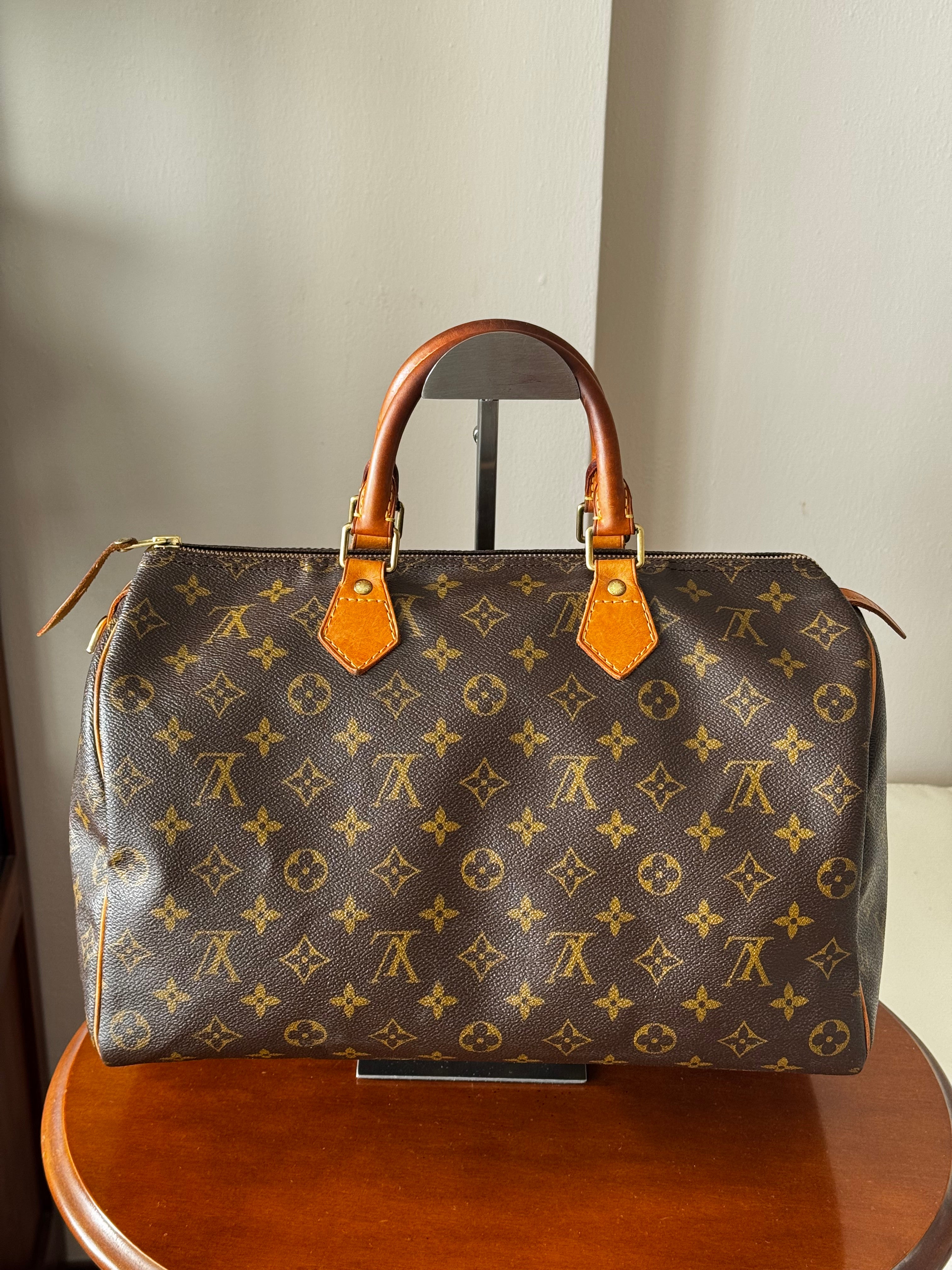 Louis Vuitton Speedy 35