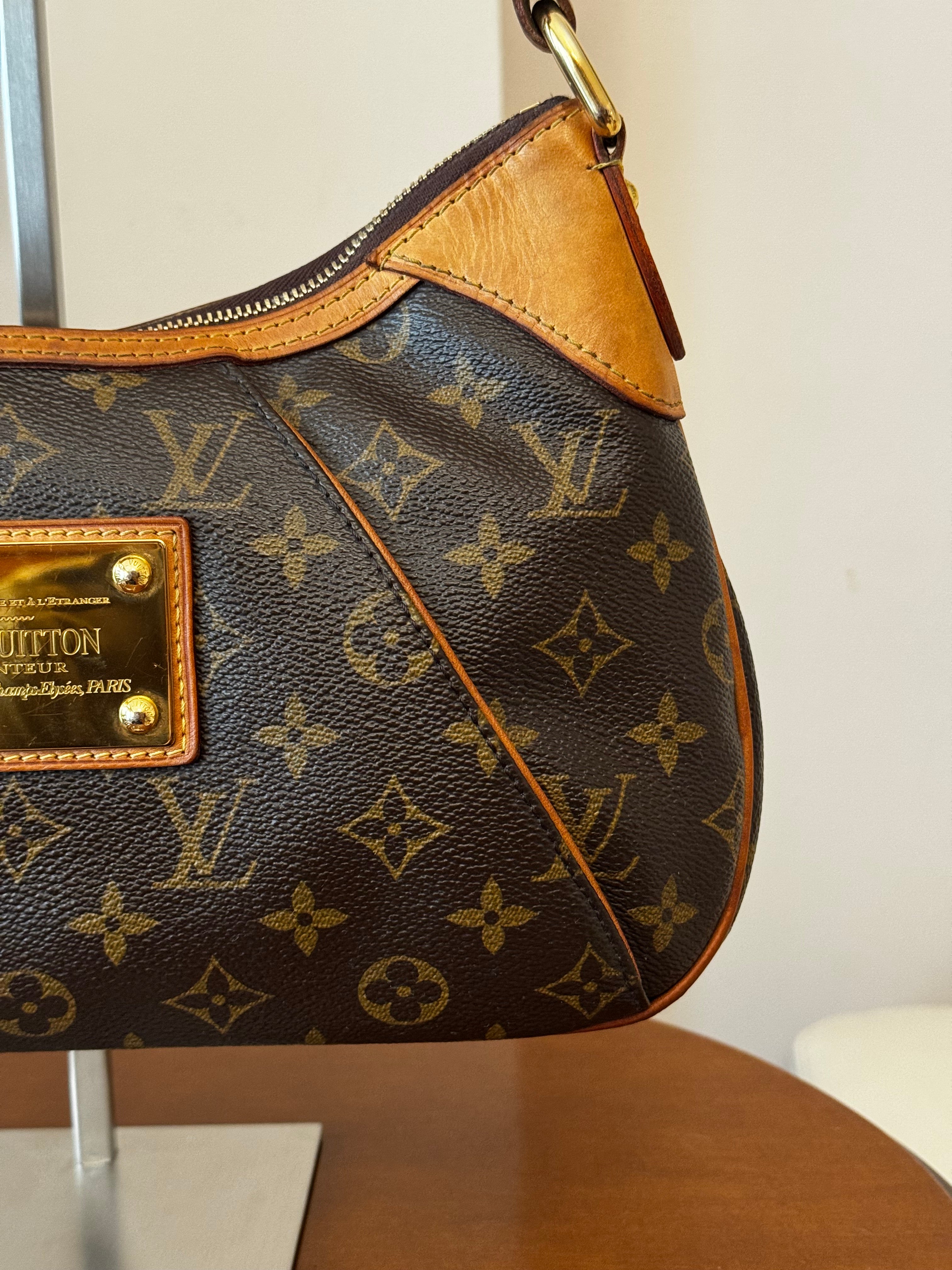 Louis Vuitton Thames PM