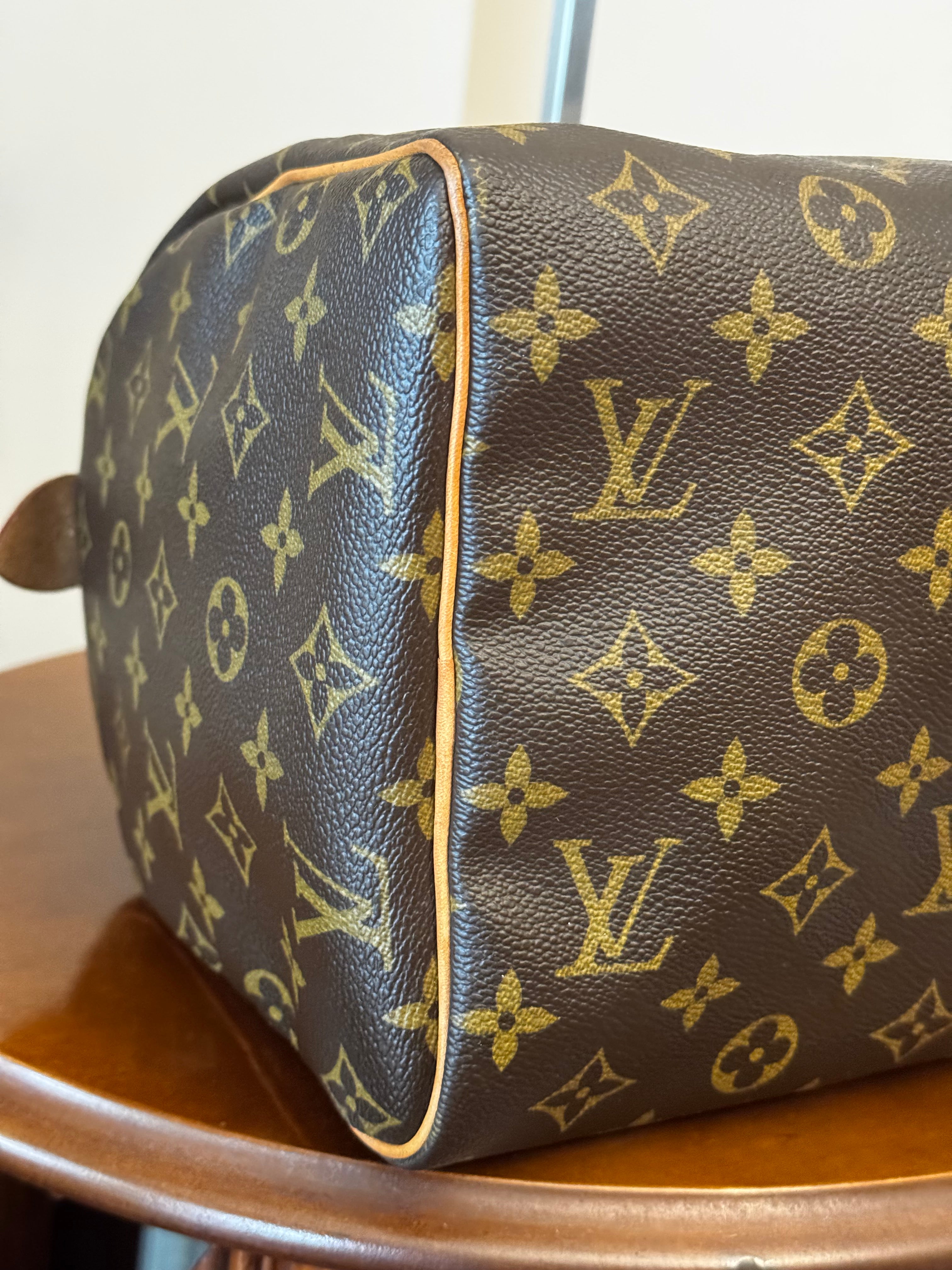 Lousi Vuitton Speedy 30