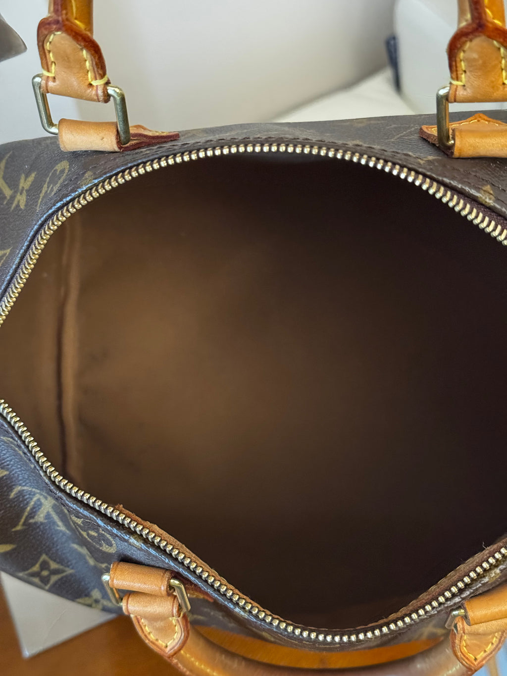 Lousi Vuitton Speedy 30