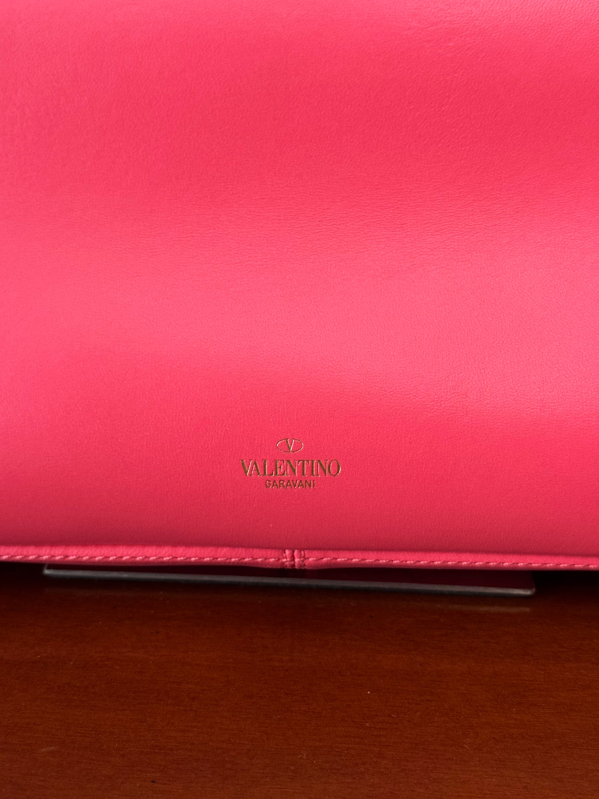 Valentino Garavani Stud Sign