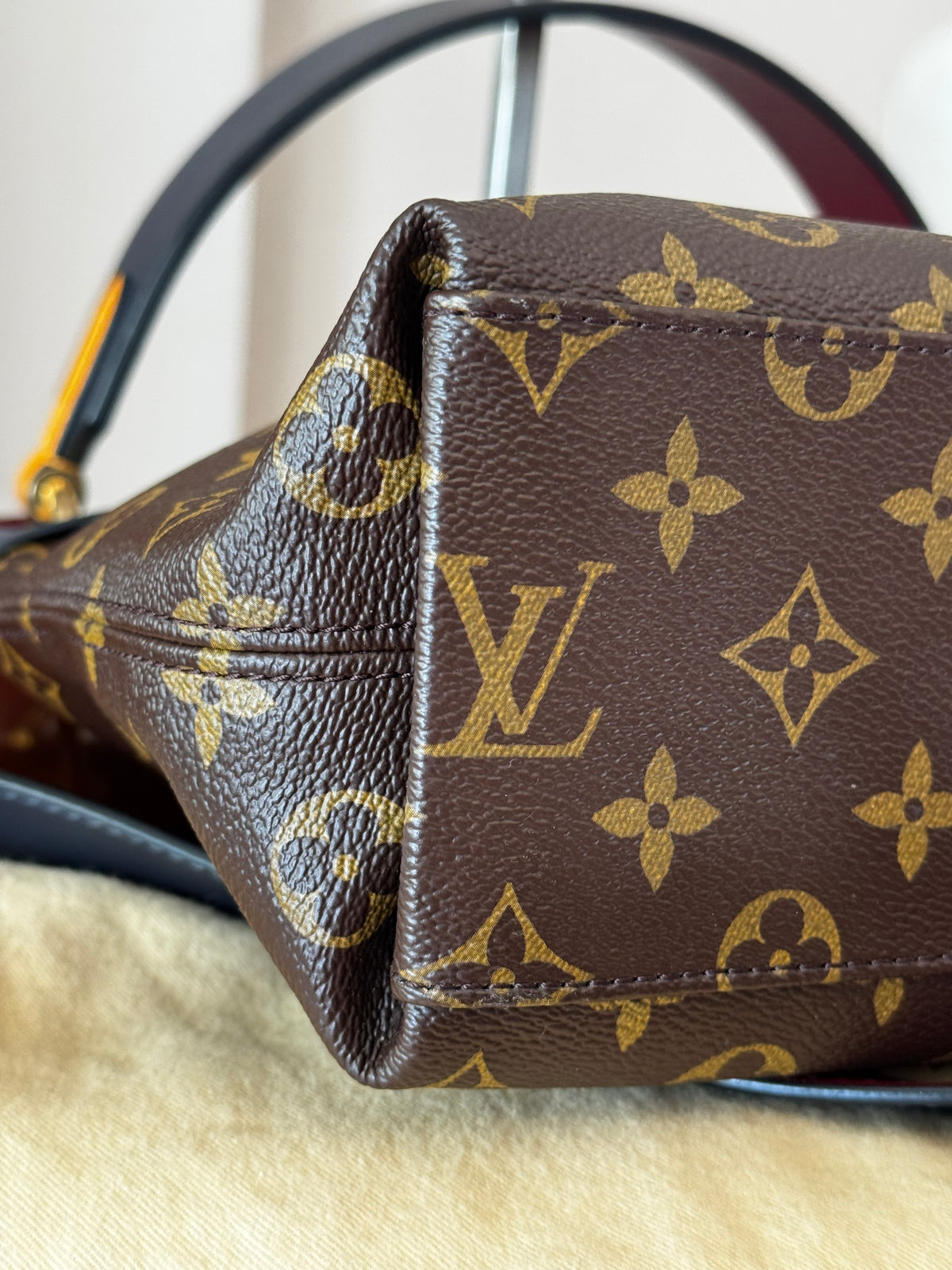 Louis Vuitton Tuileries Besace