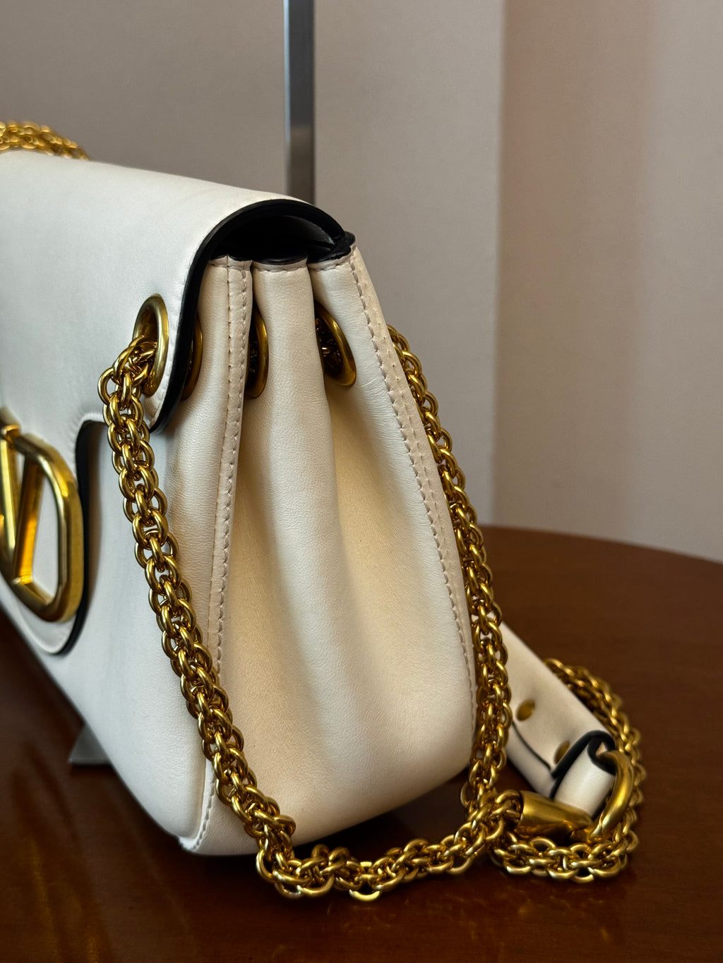 Valentino Garavani Stud Sign