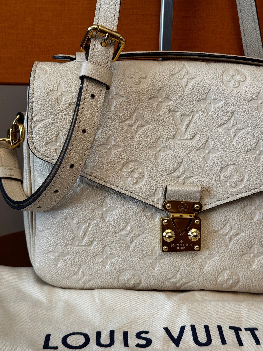 Louis Vuitton Metis