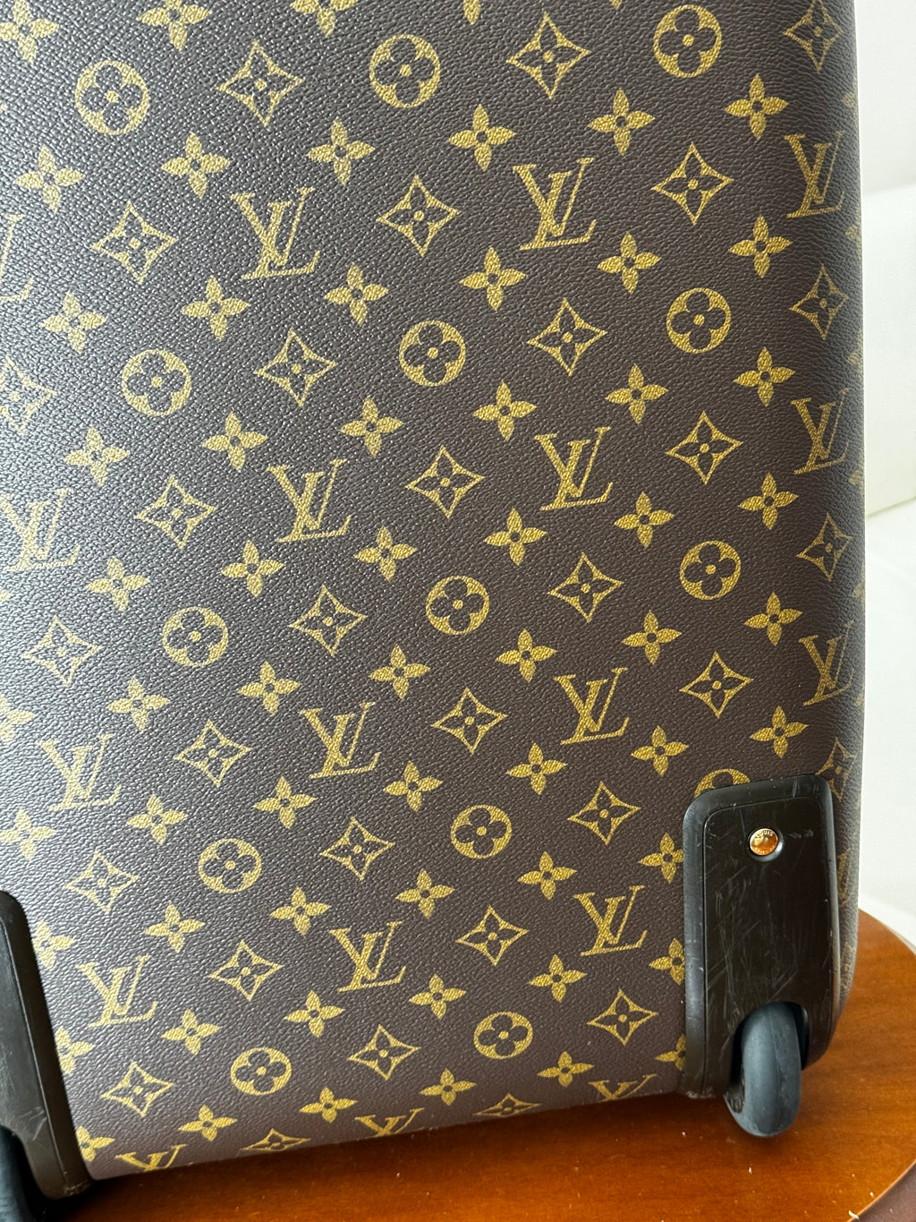 Louis Vuitton Pégase 50