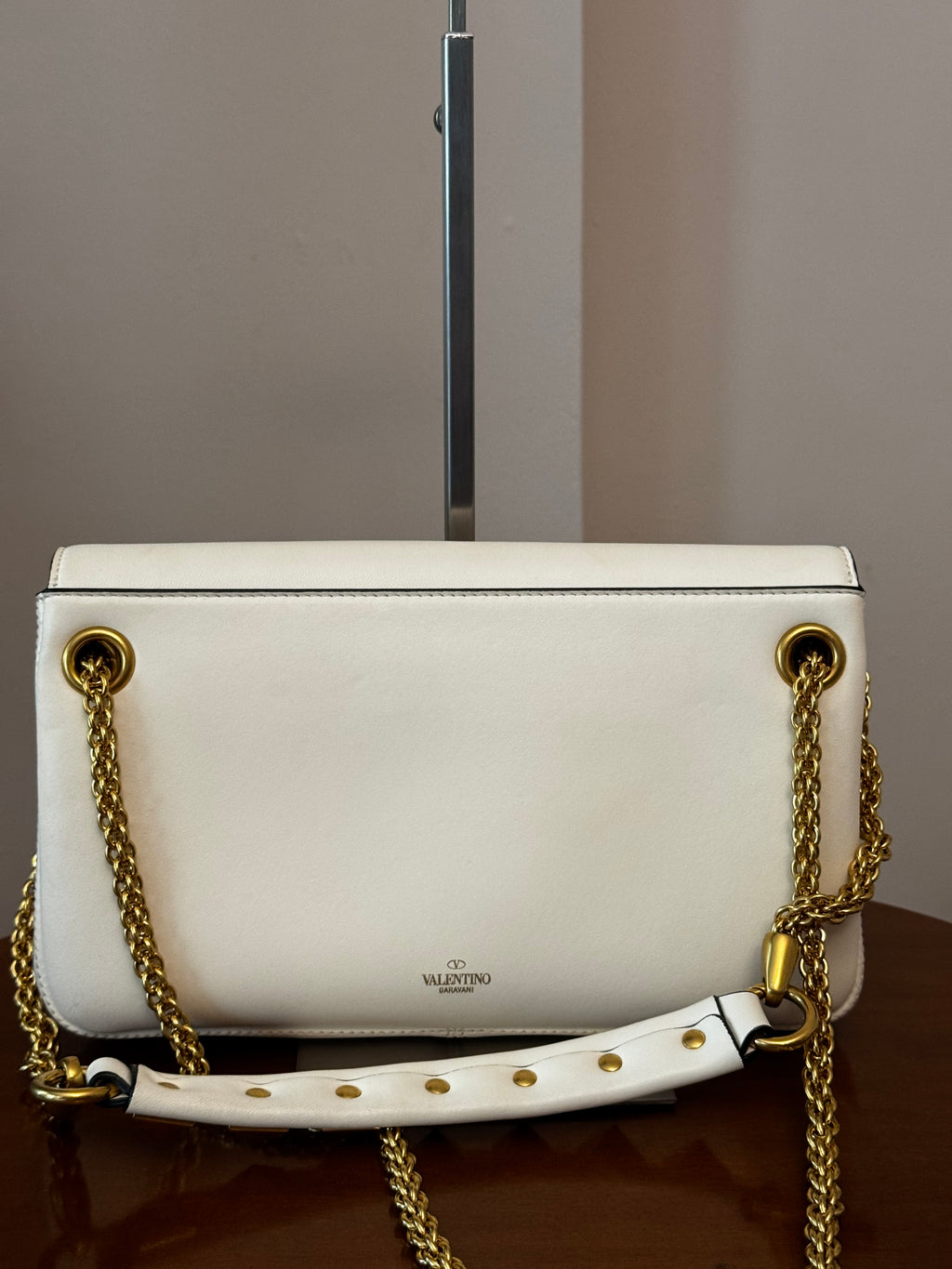 Valentino Garavani Stud Sign