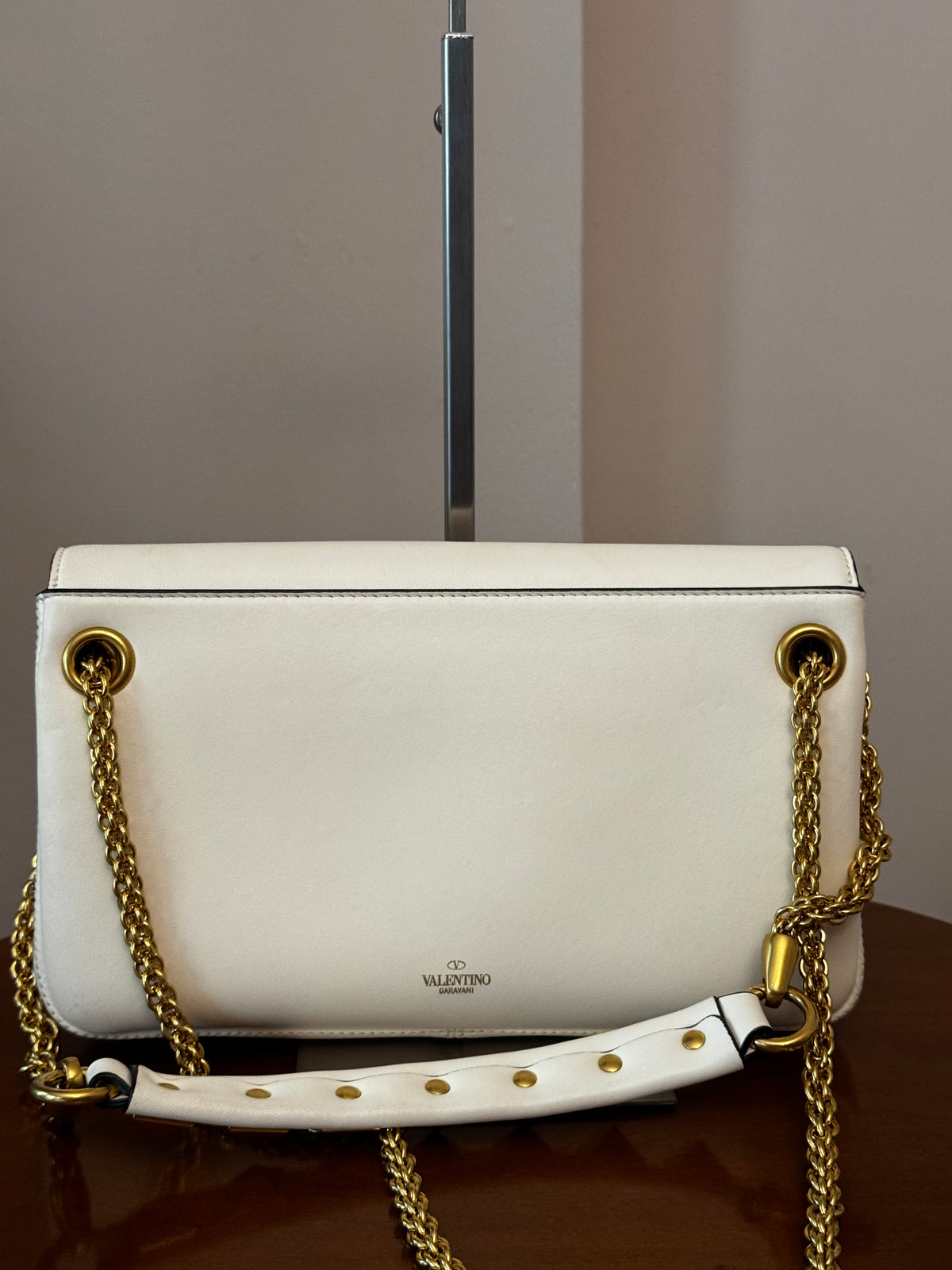 Valentino Garavani Stud Sign