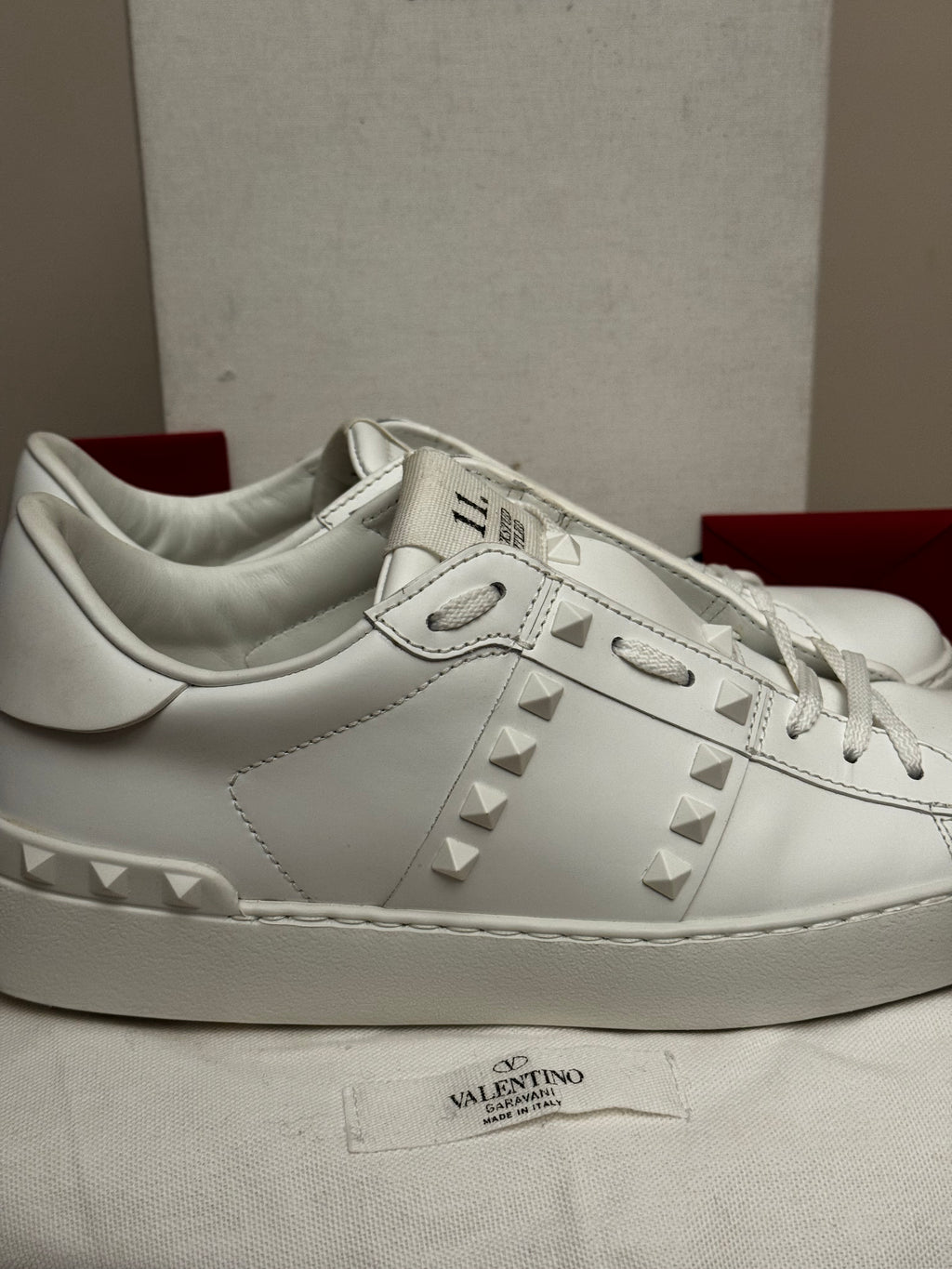 Valentino Garavani Rockstud Untitled