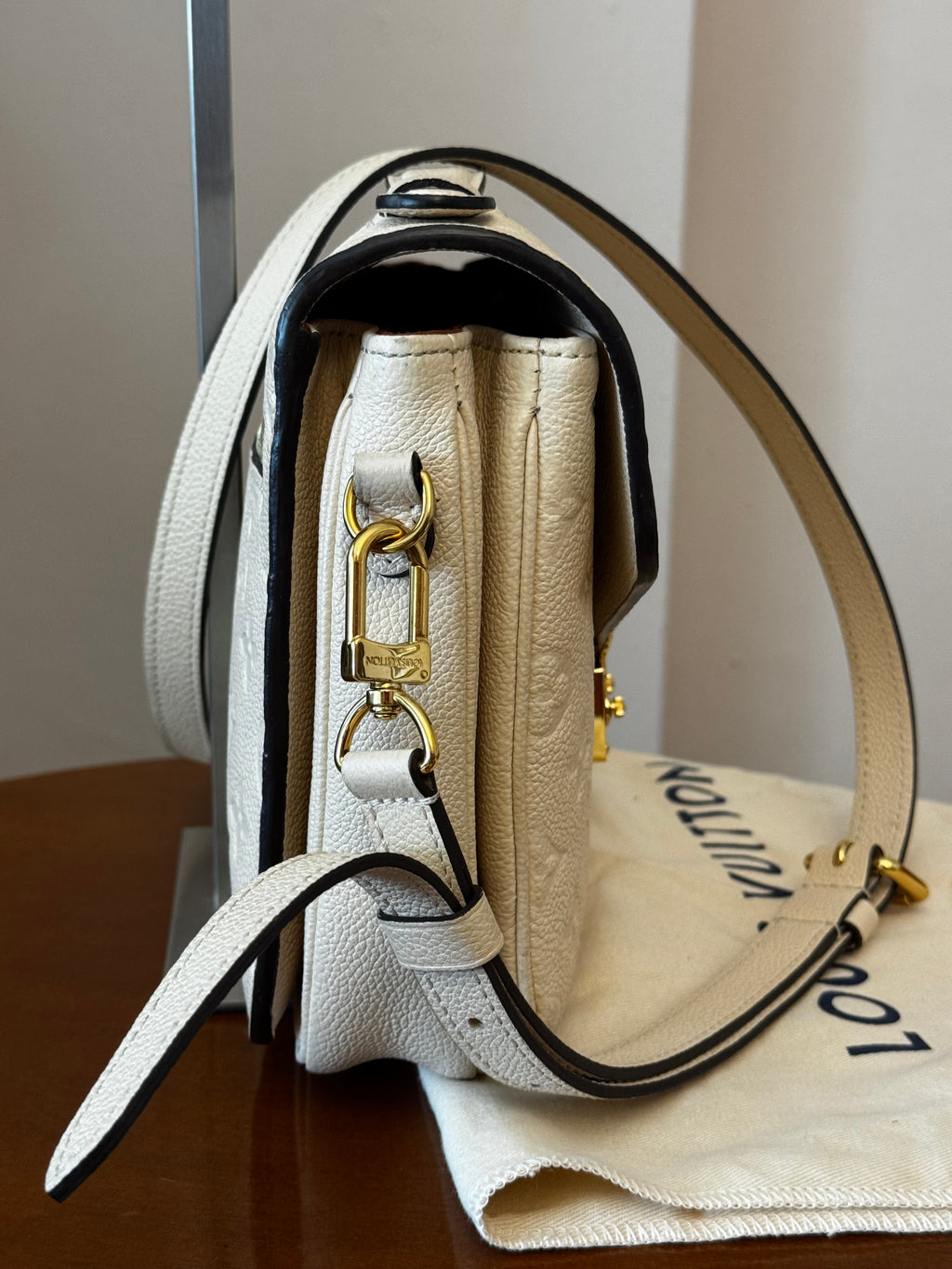 Louis Vuitton Metis