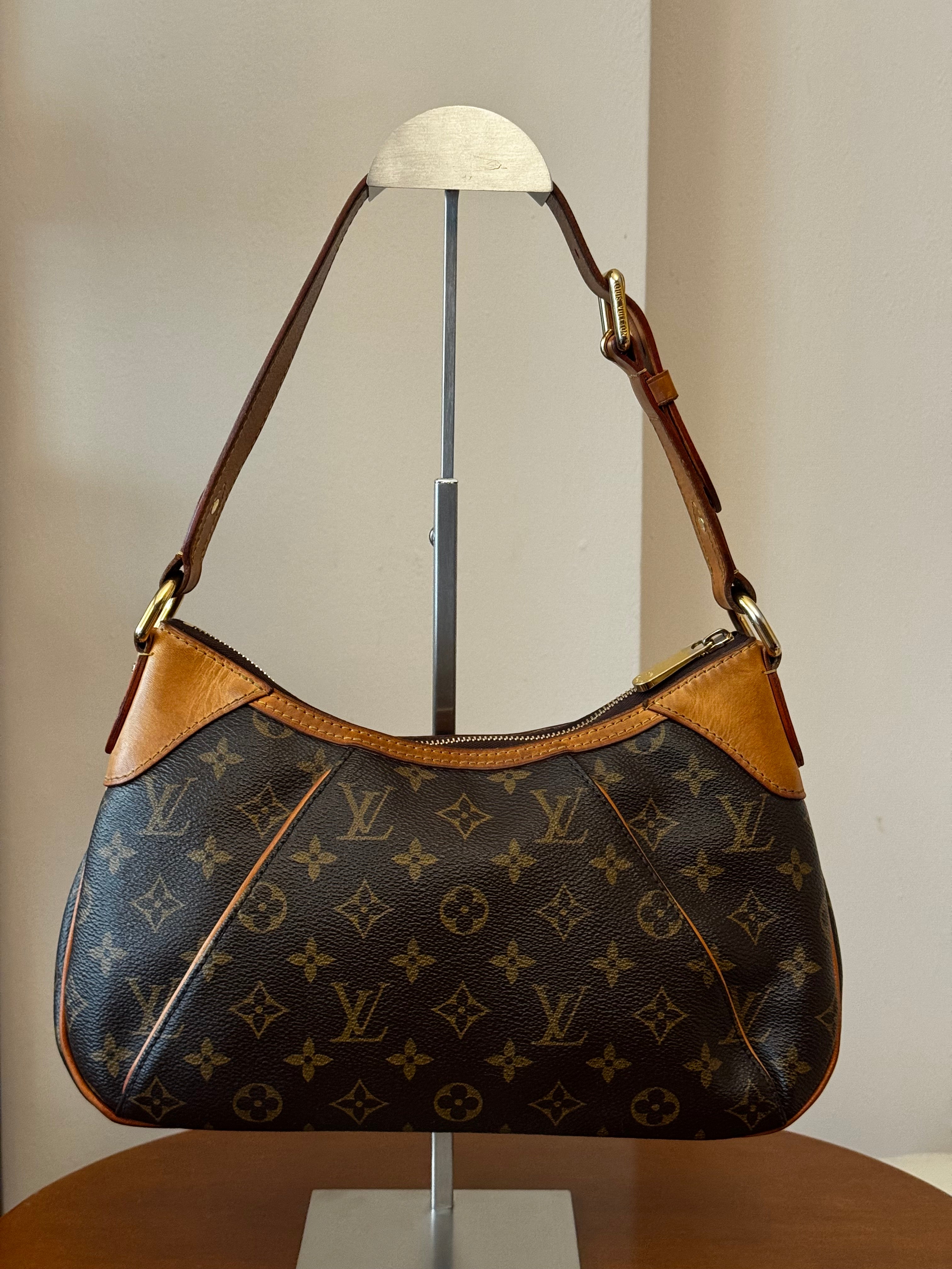 Louis Vuitton Thames PM