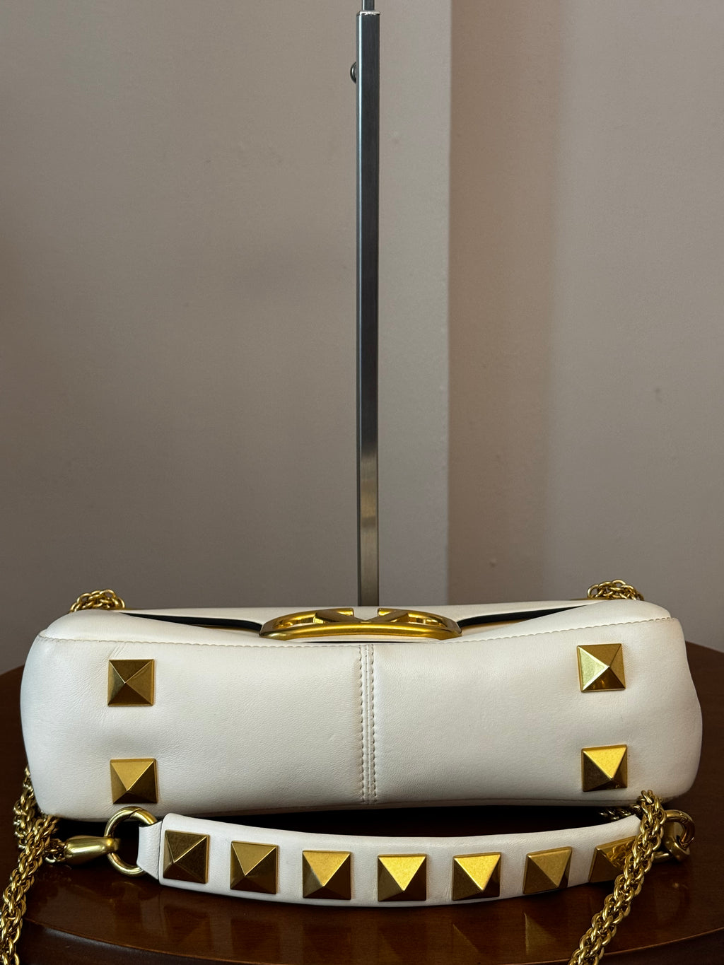 Valentino Garavani Stud Sign