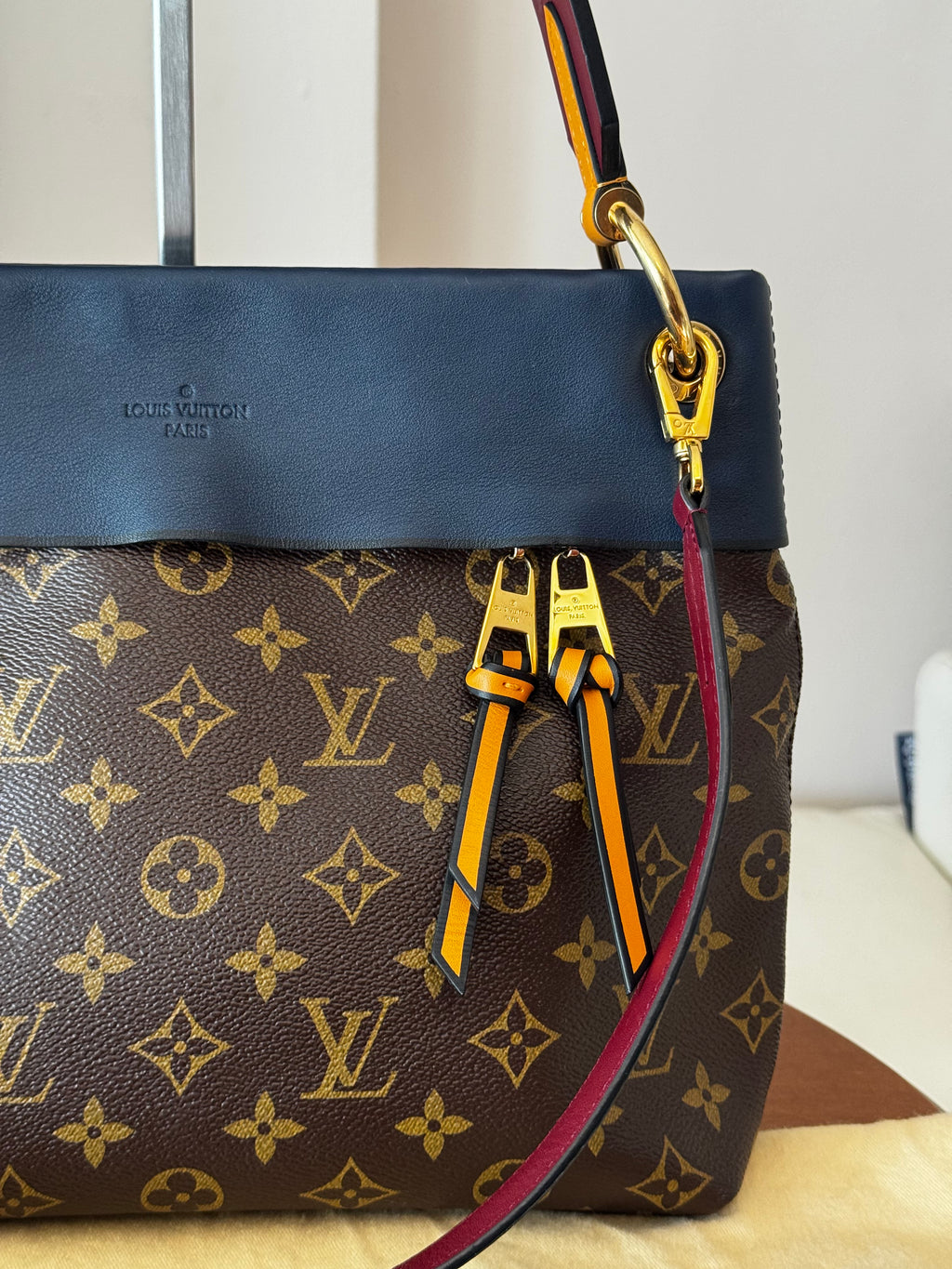 Louis Vuitton Tuileries Besace