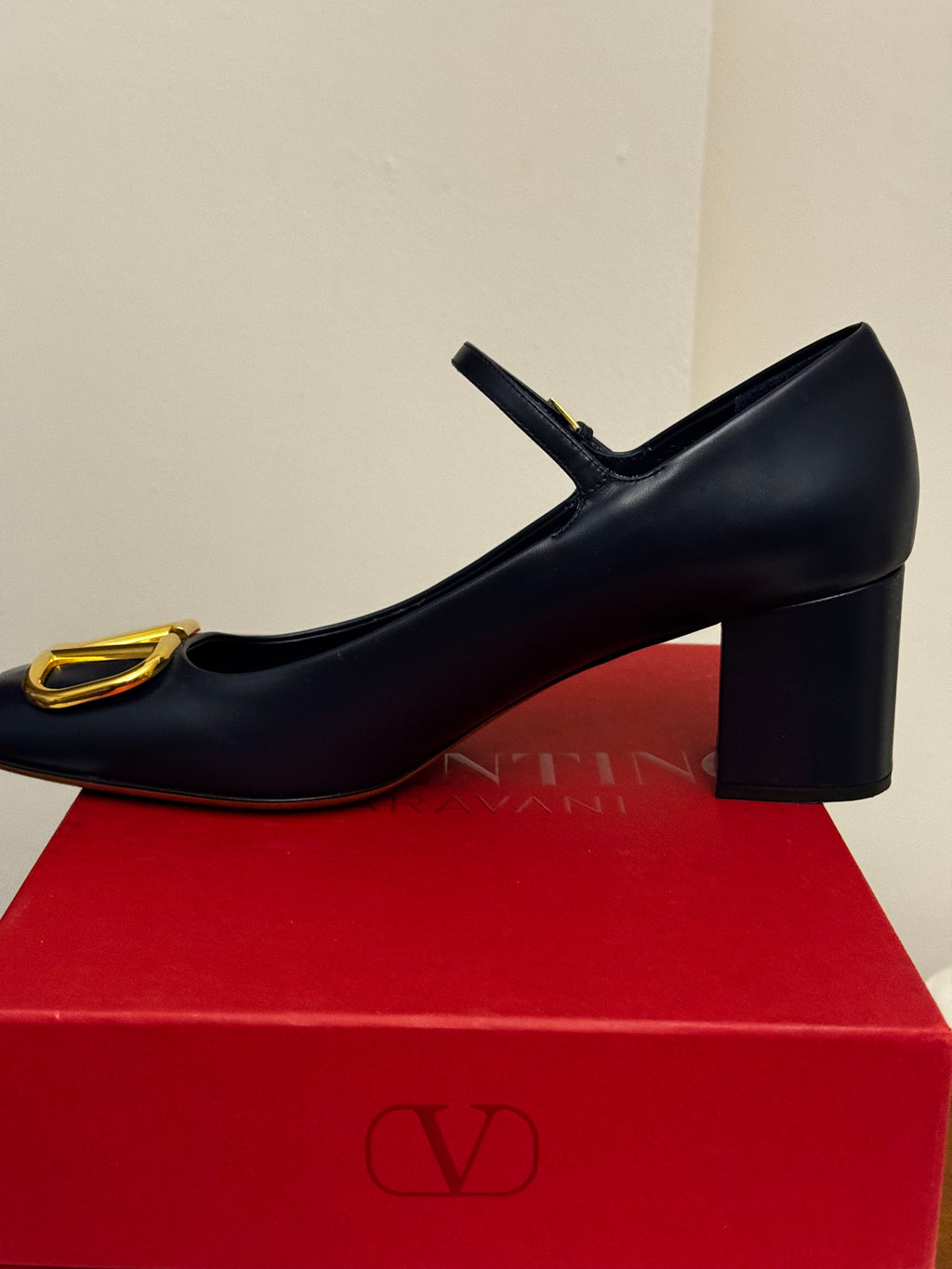 Valentini Garavani Navy VLogo Mary
