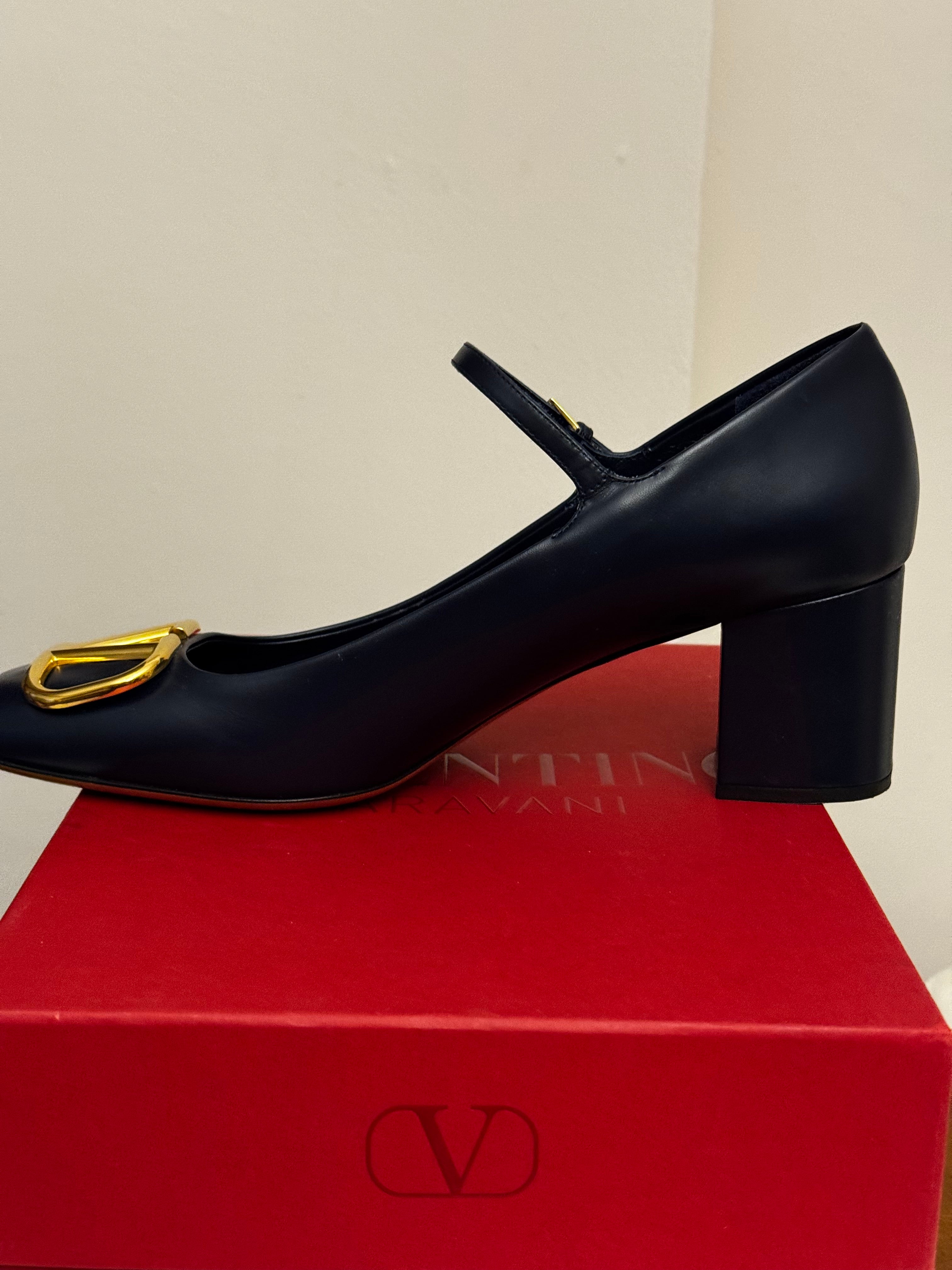 Valentini Garavani Navy VLogo Mary