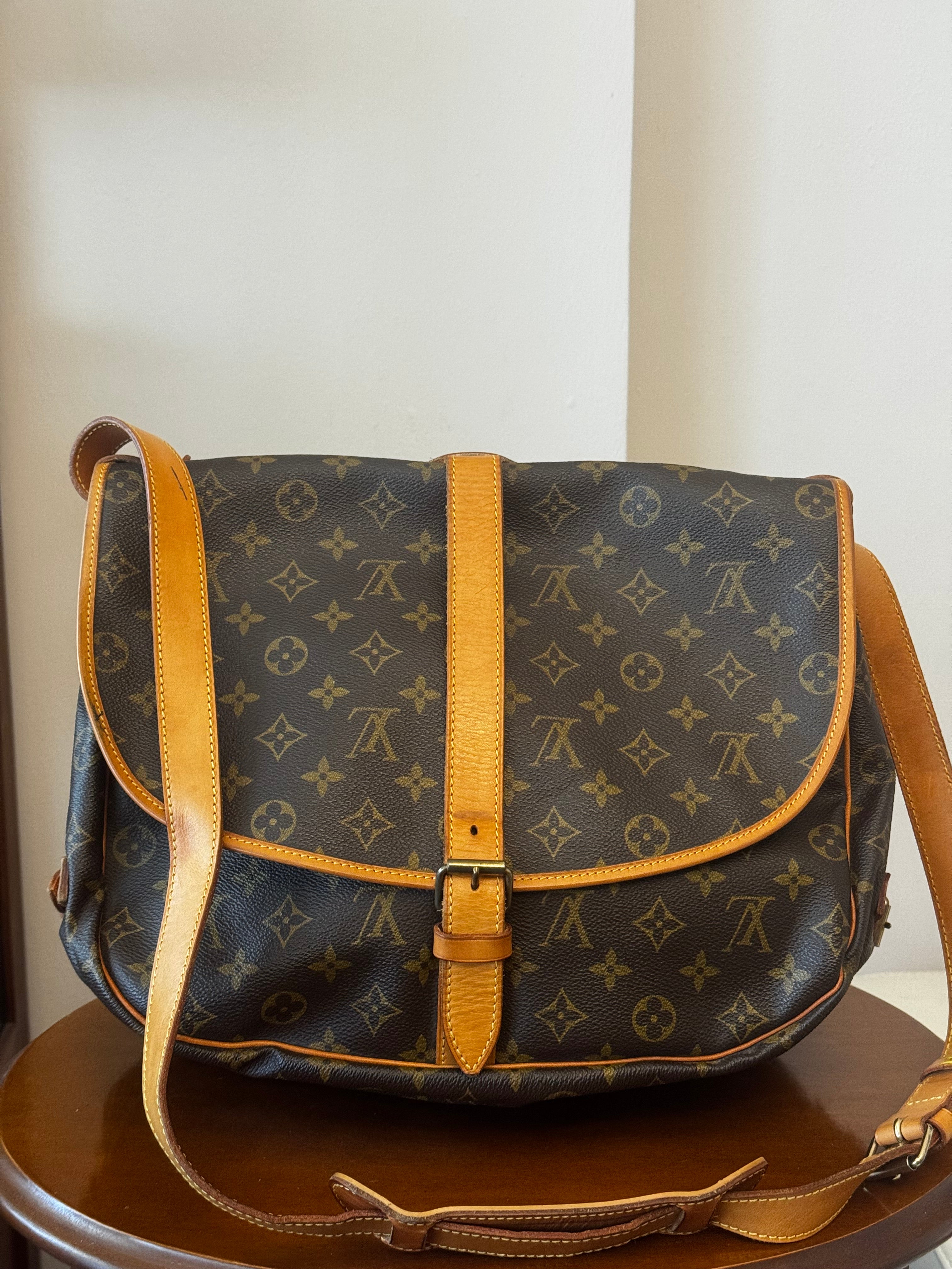 Louis Vuitton Saumur