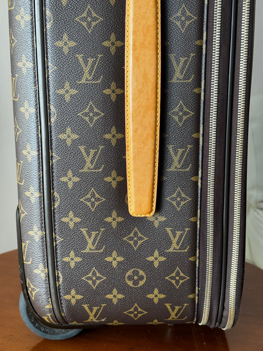 Louis Vuitton Pégase 50