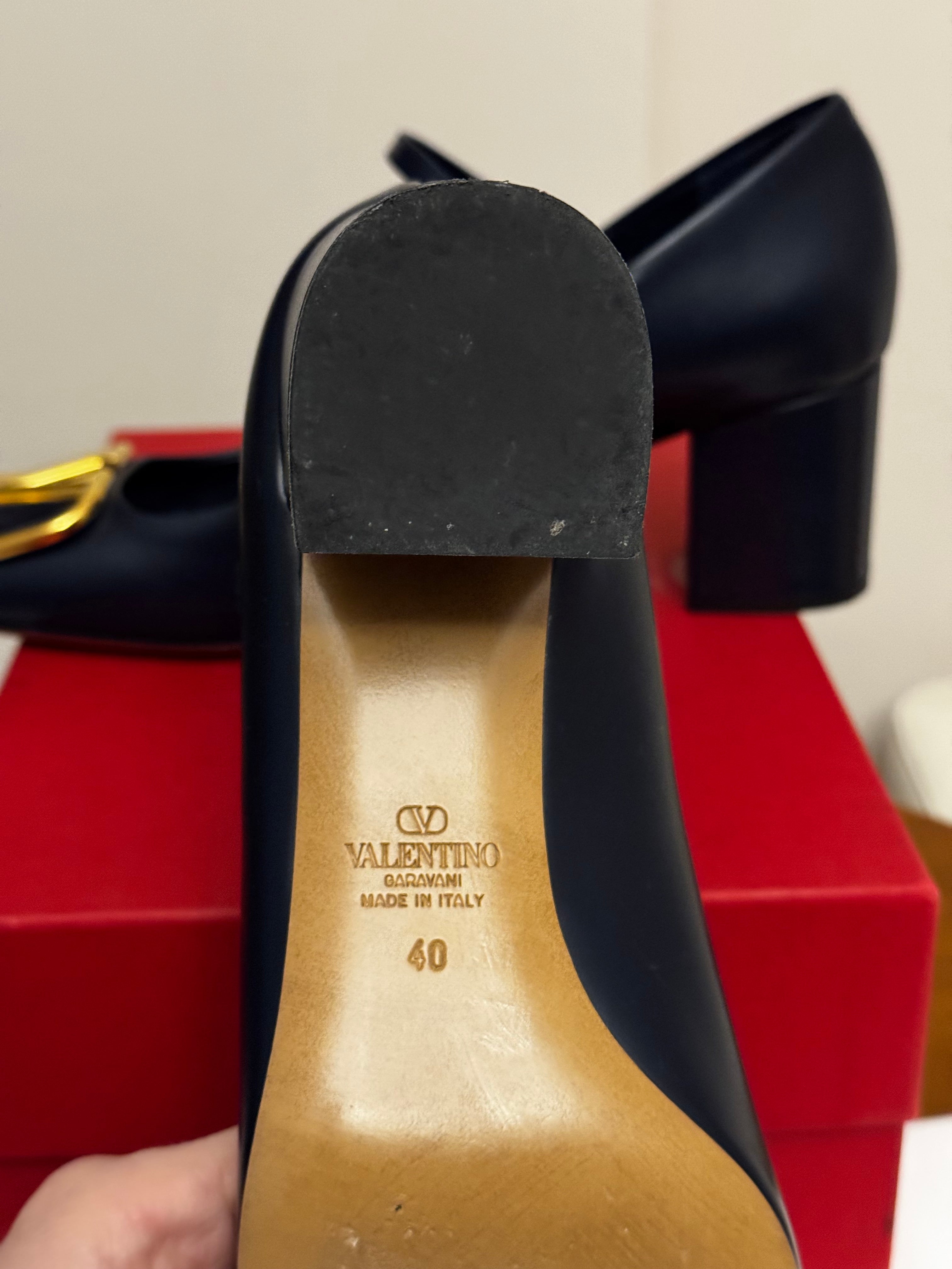 Valentini Garavani Navy VLogo Mary