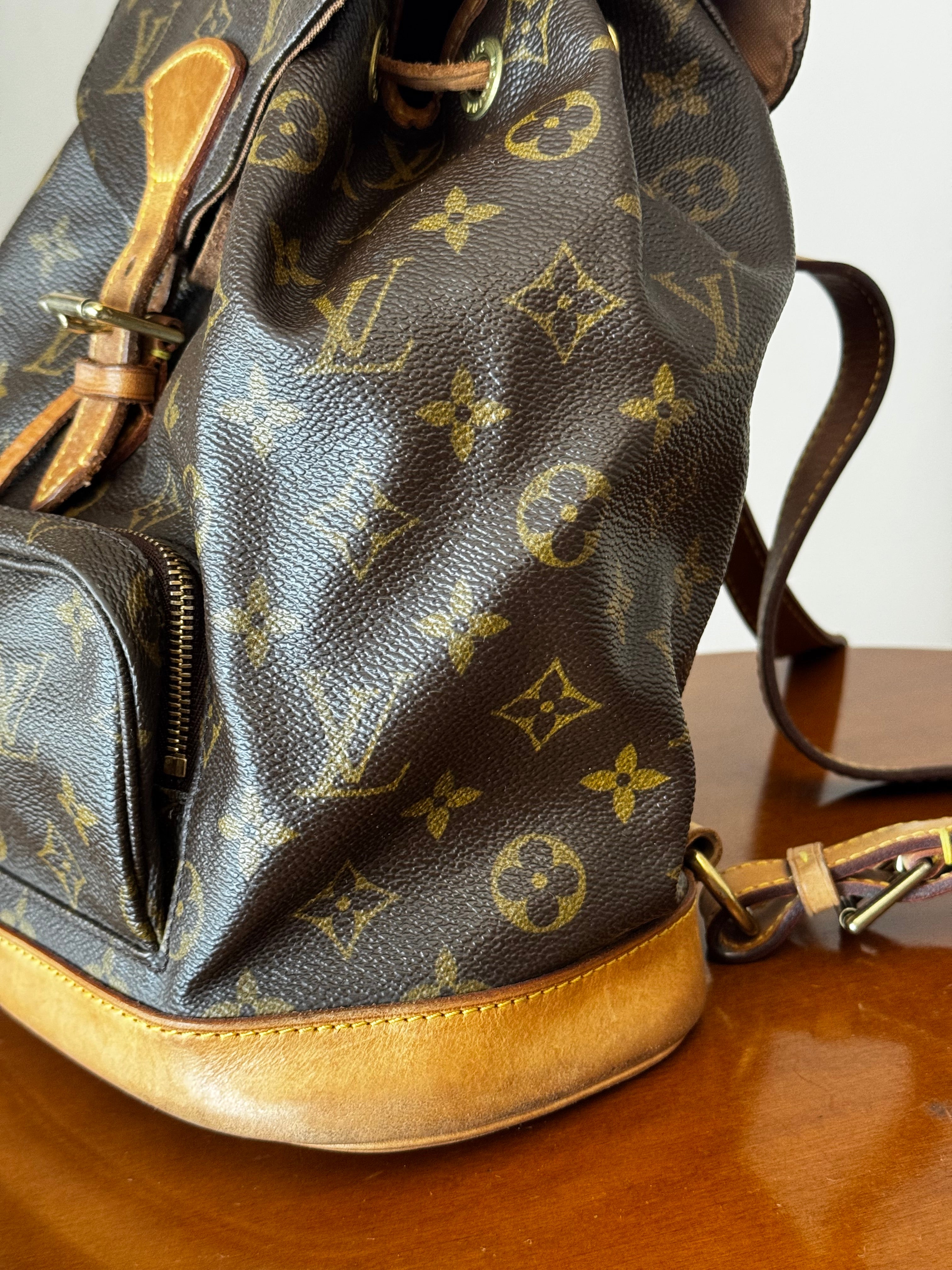 Louis Vuitton Montsouris MM