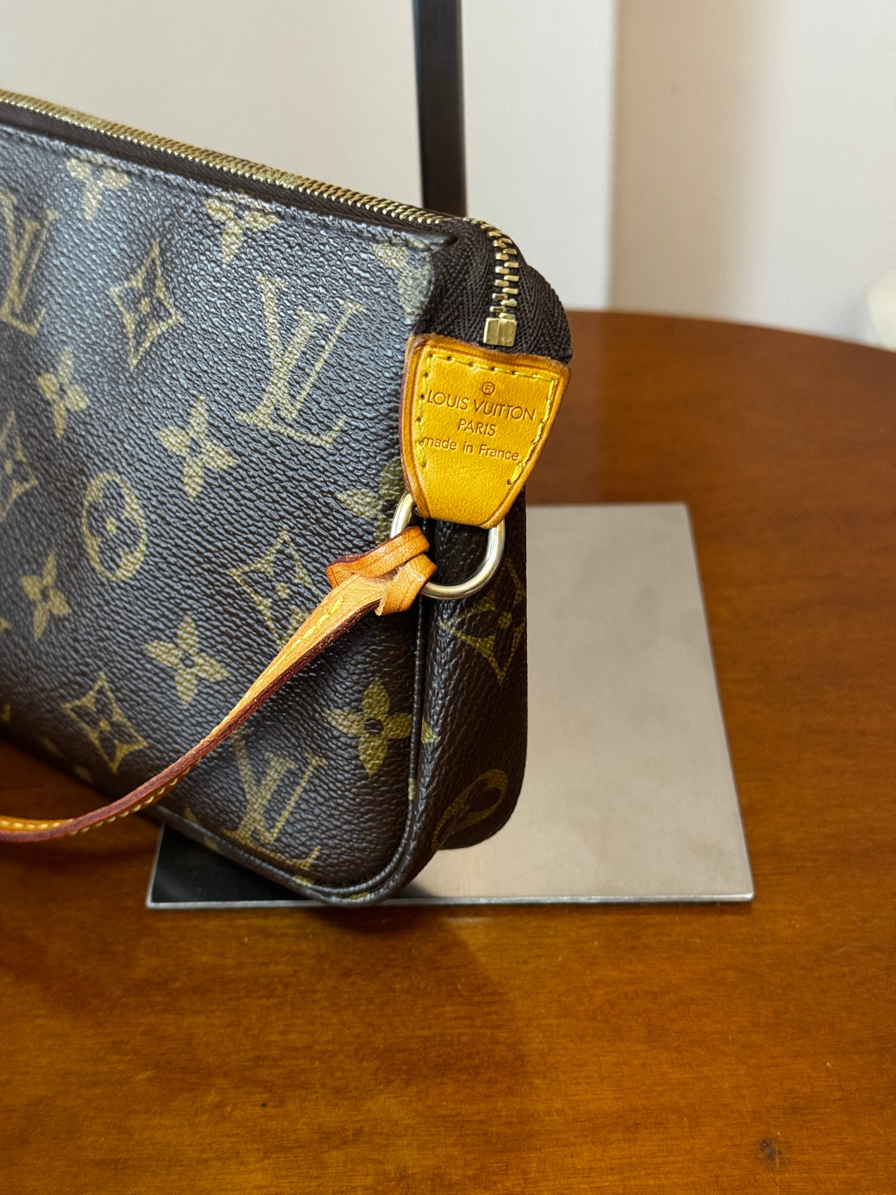 Louis Vuitton Pochette Accessories