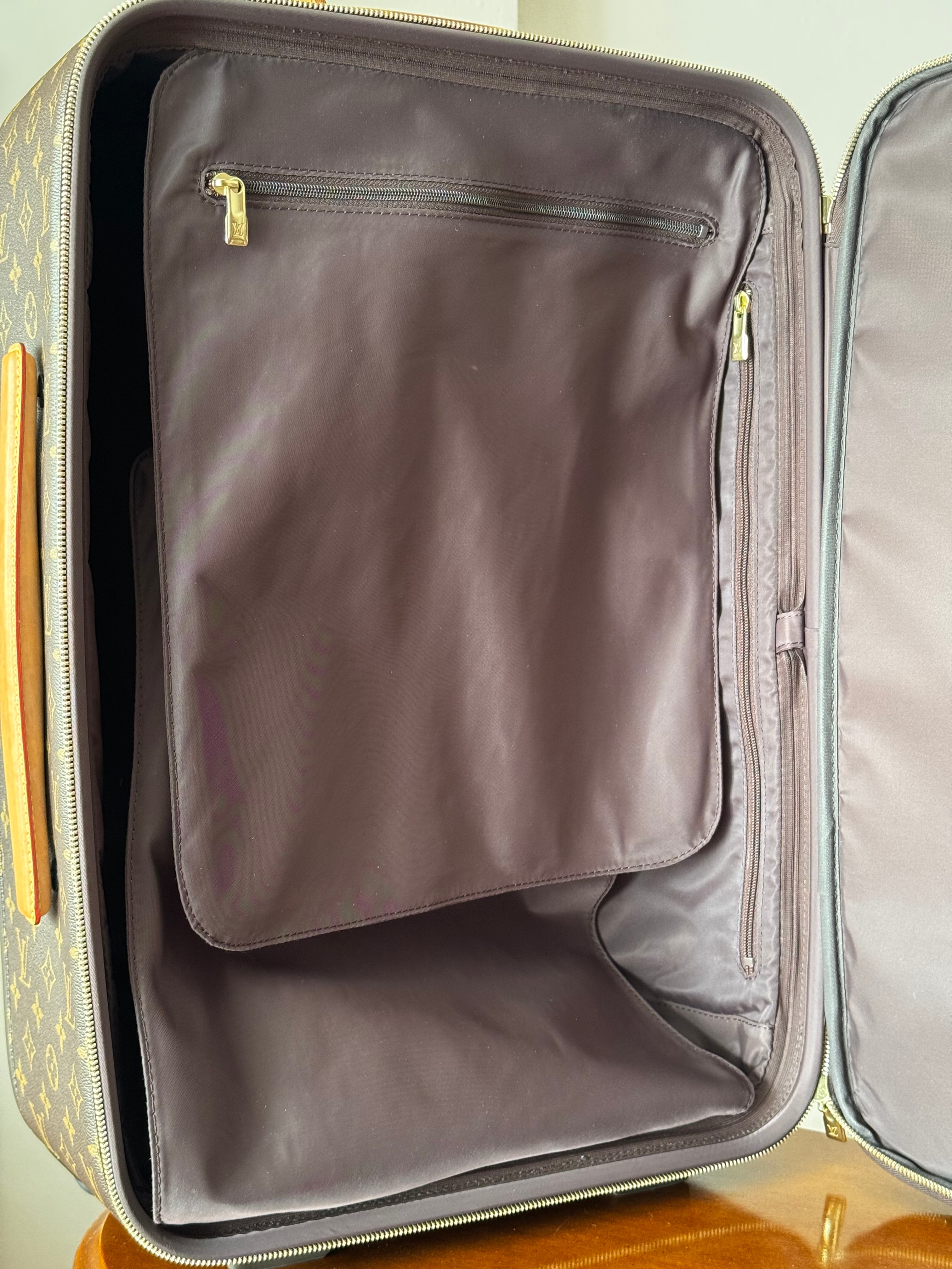 Louis Vuitton Pégase 50