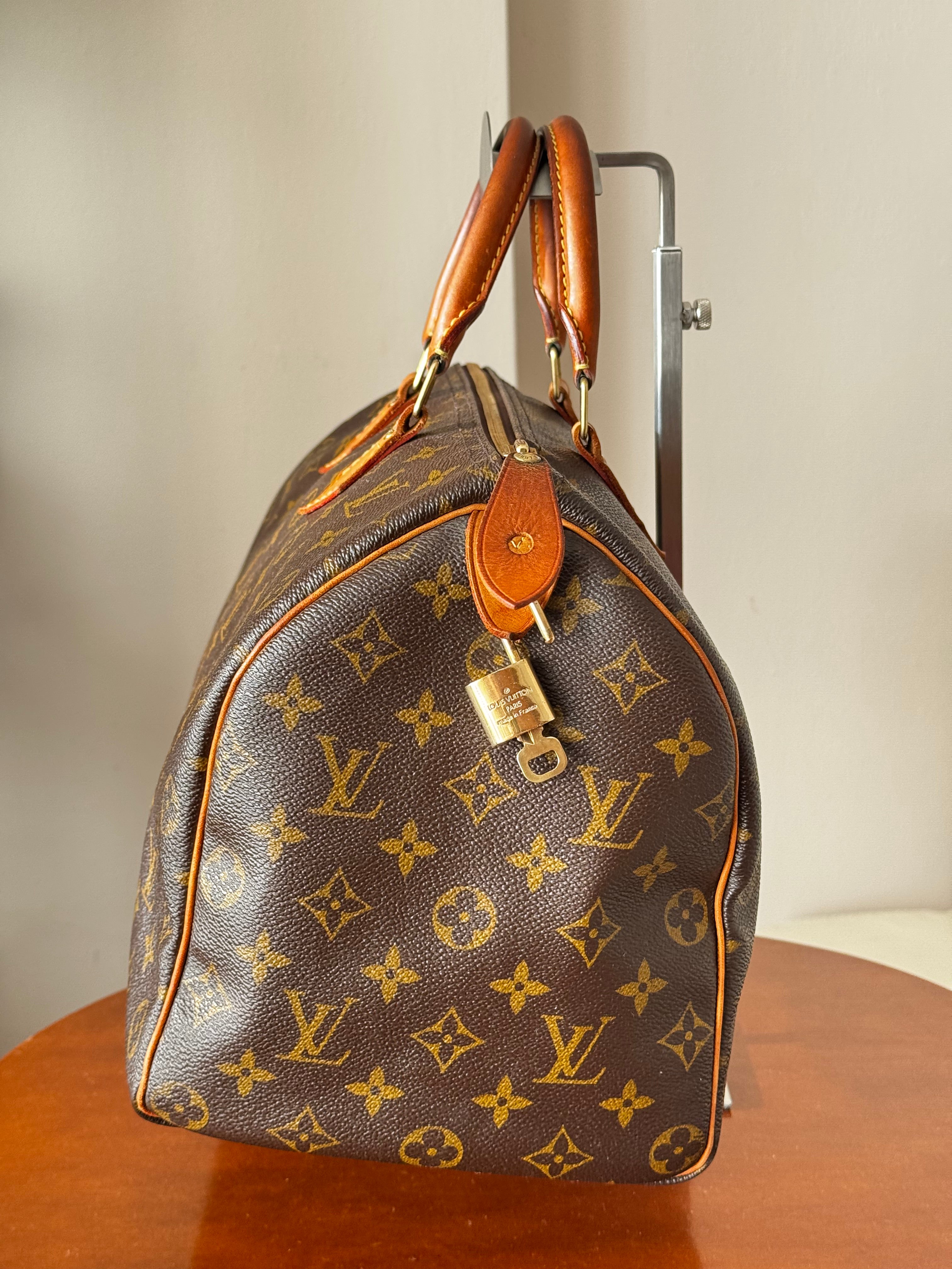 Louis Vuitton Speedy 35