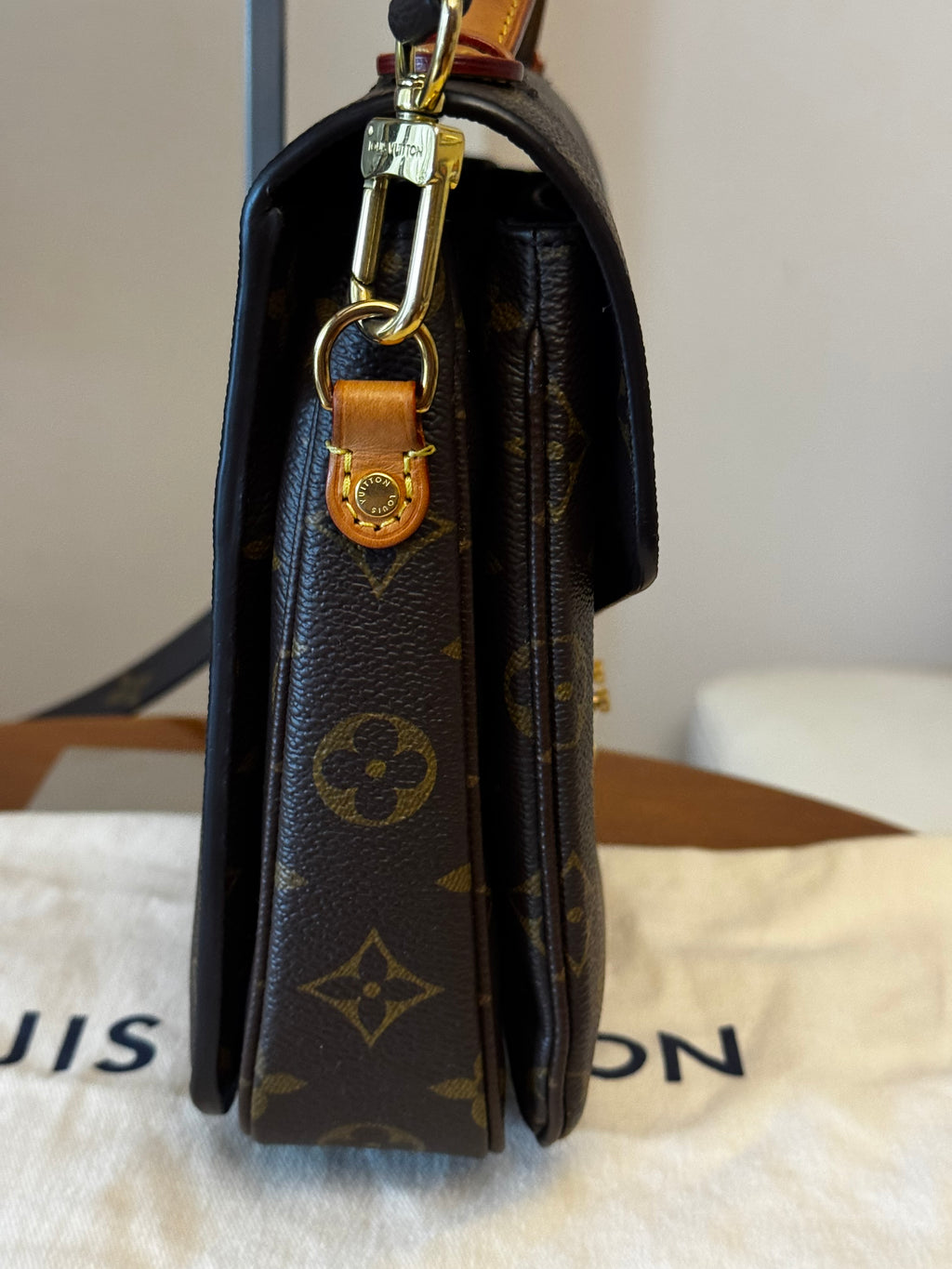 Louis Vuitton Metis