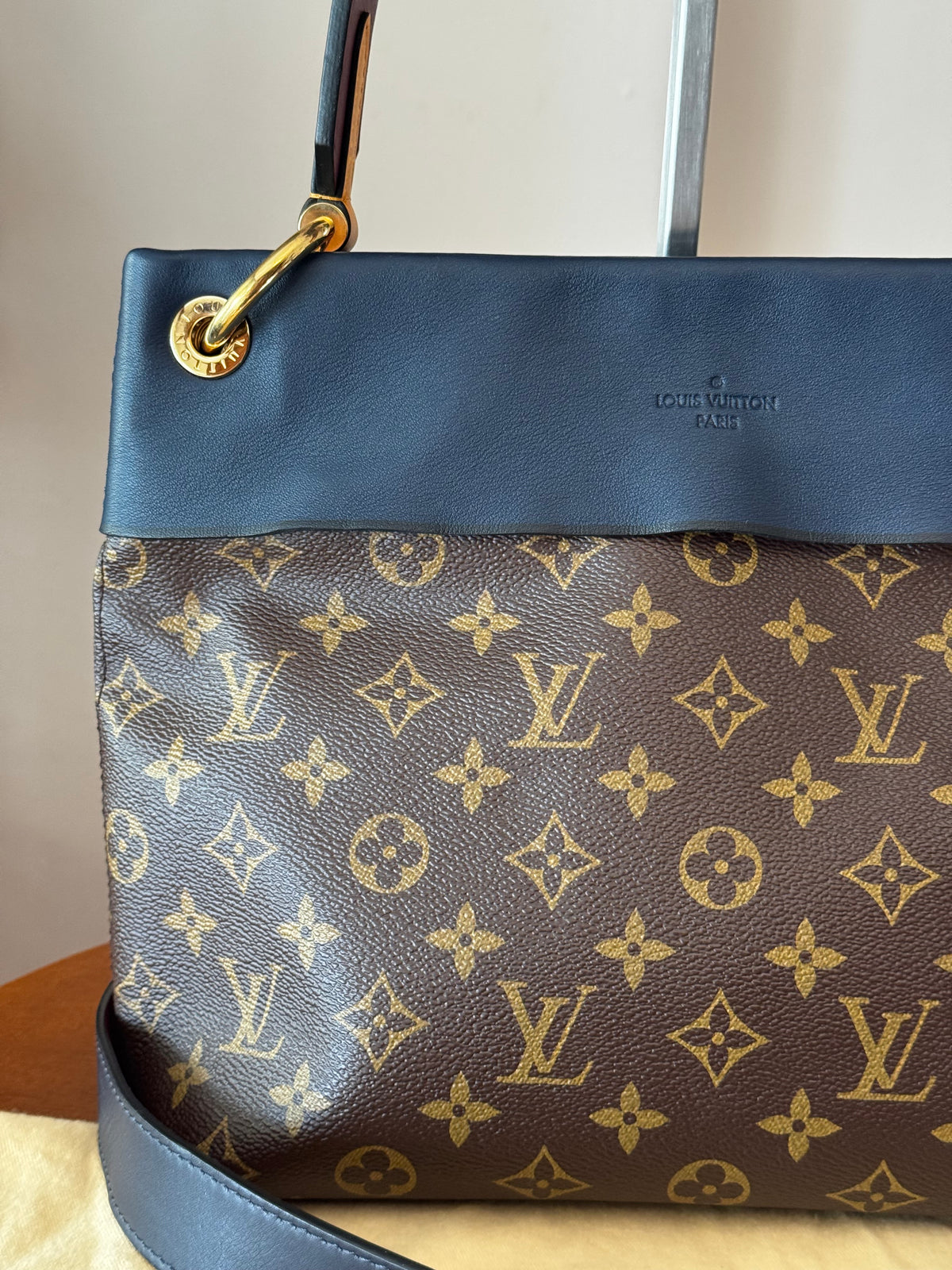 Louis Vuitton Tuileries Besace
