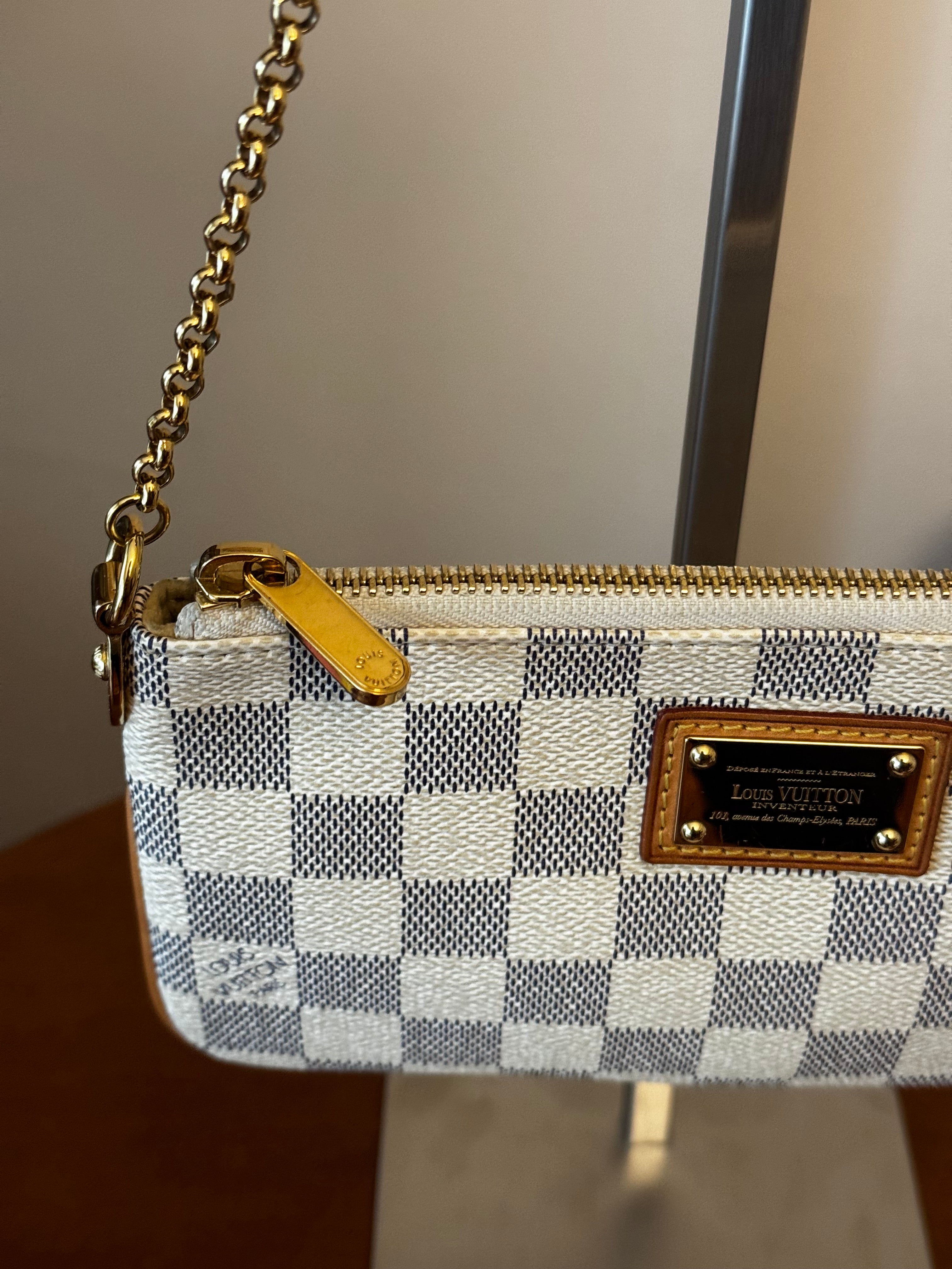 Louis Vuitton Pochette Milla Damier Azur