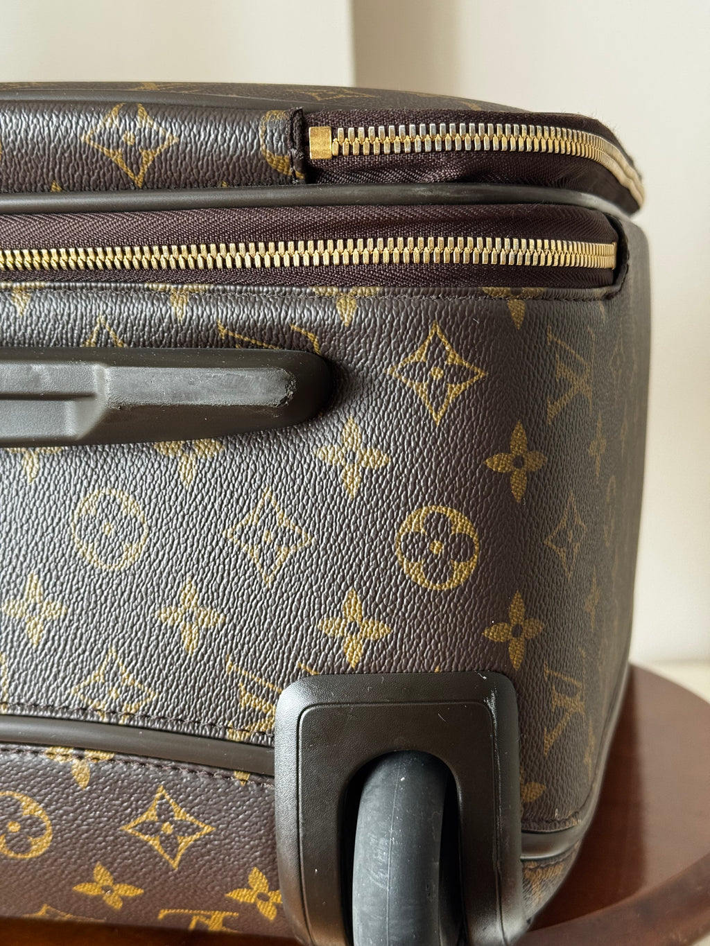 Louis Vuitton Pégase 50