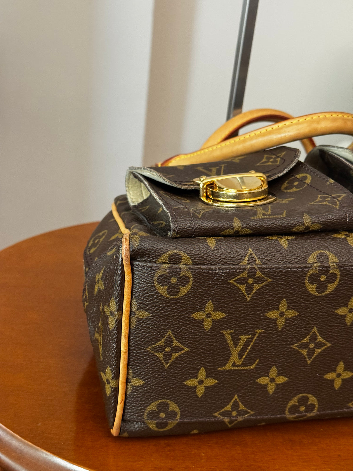 Louis Vuitton Manhattan