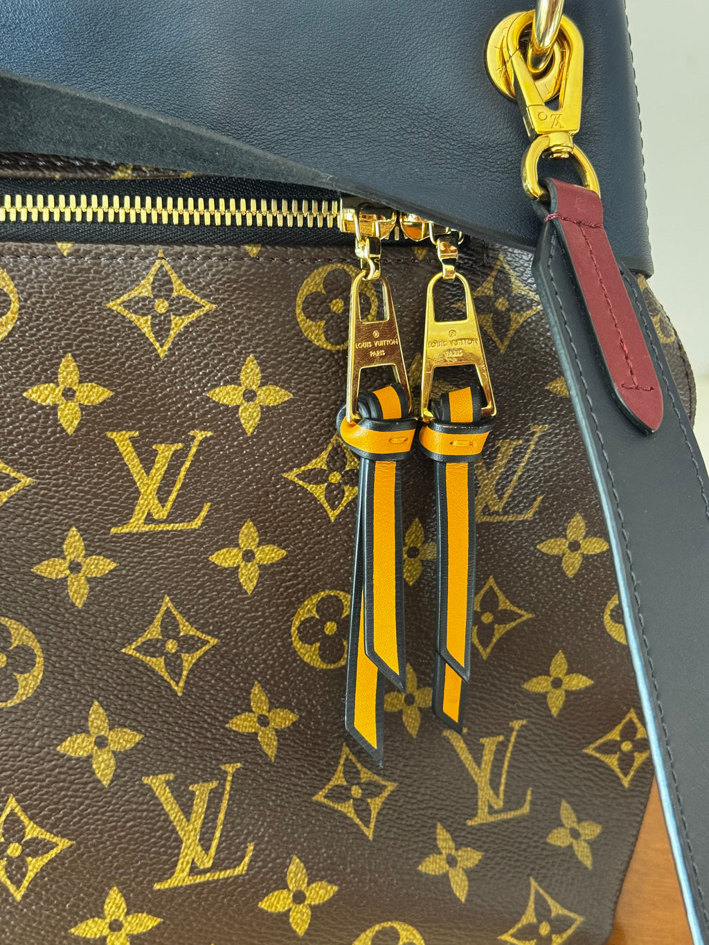 Louis Vuitton Tuileries Besace