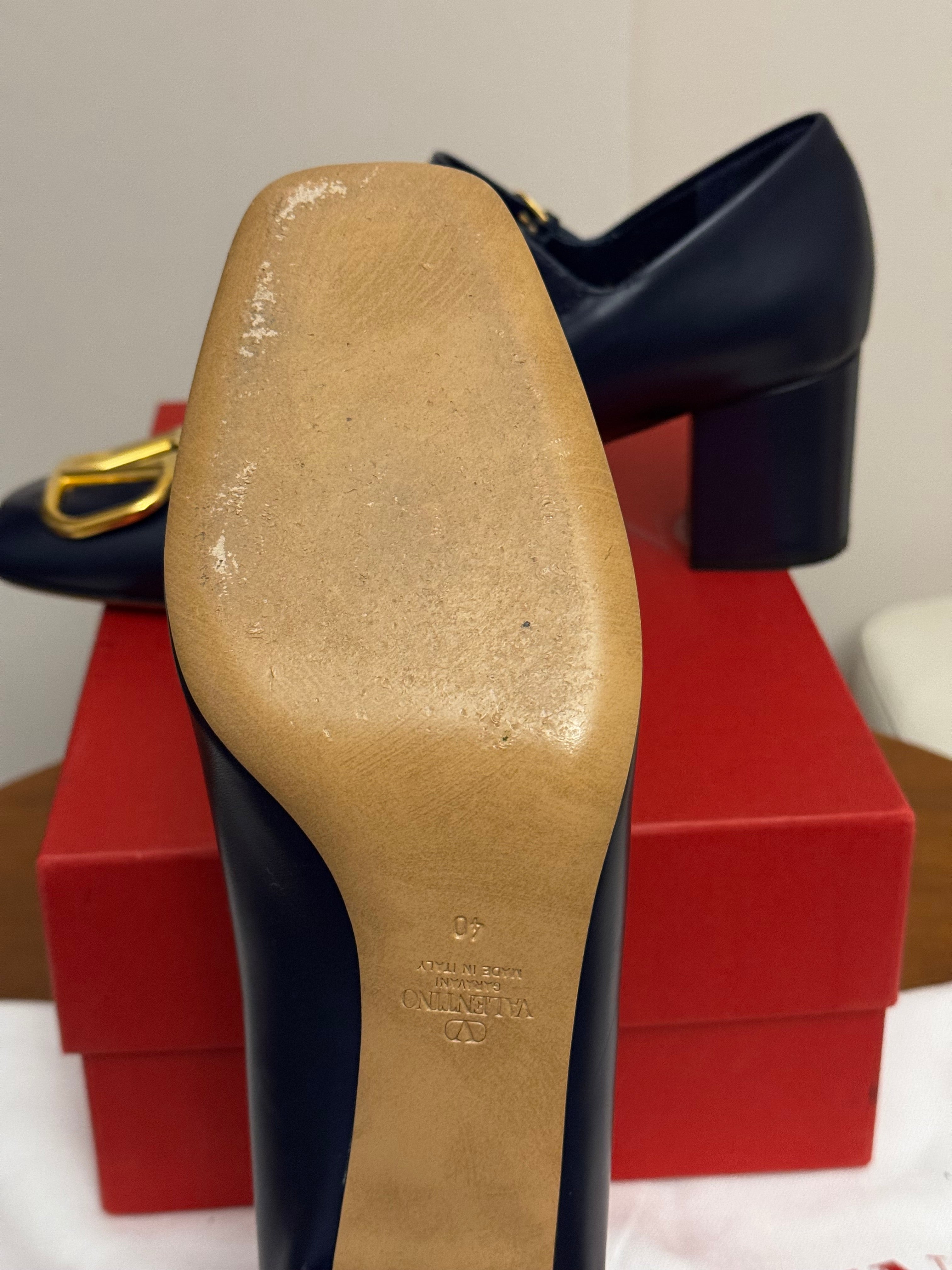 Valentini Garavani Navy VLogo Mary